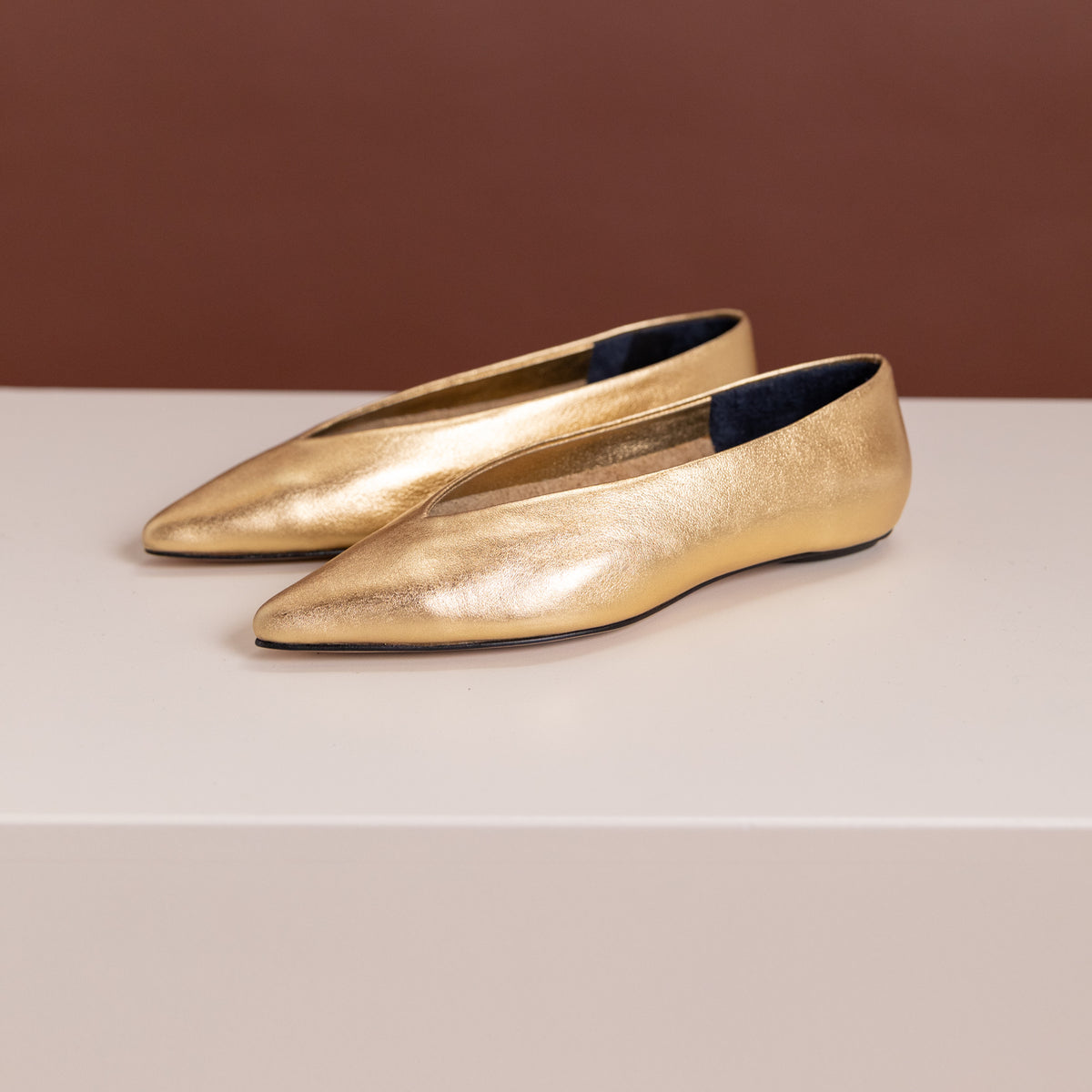 EVERLEIGH BALLET FLATS IN GOLD METALLIC LEATHER