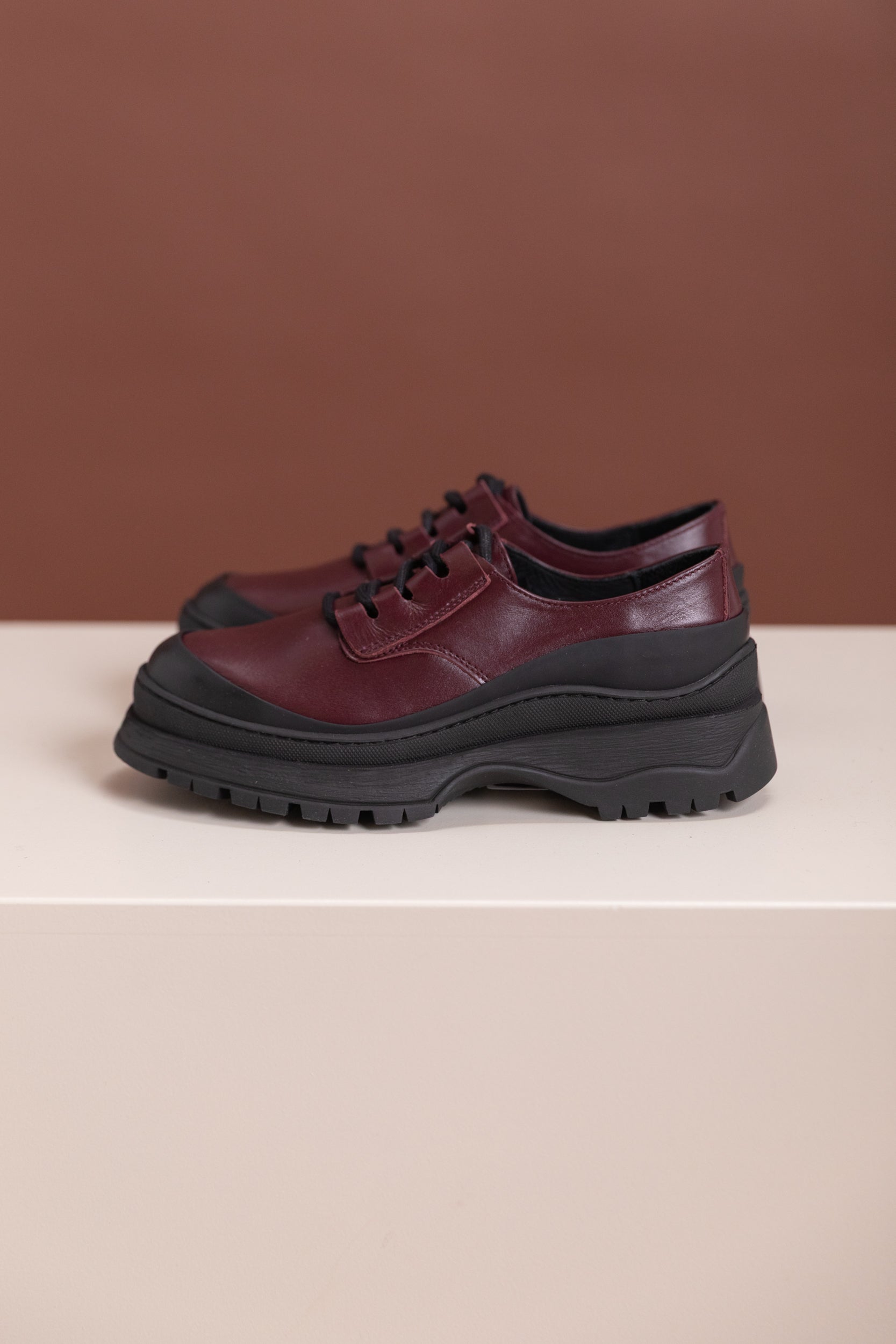 LOVETT SHOE IN CHERRY PEBBLED LEATHER