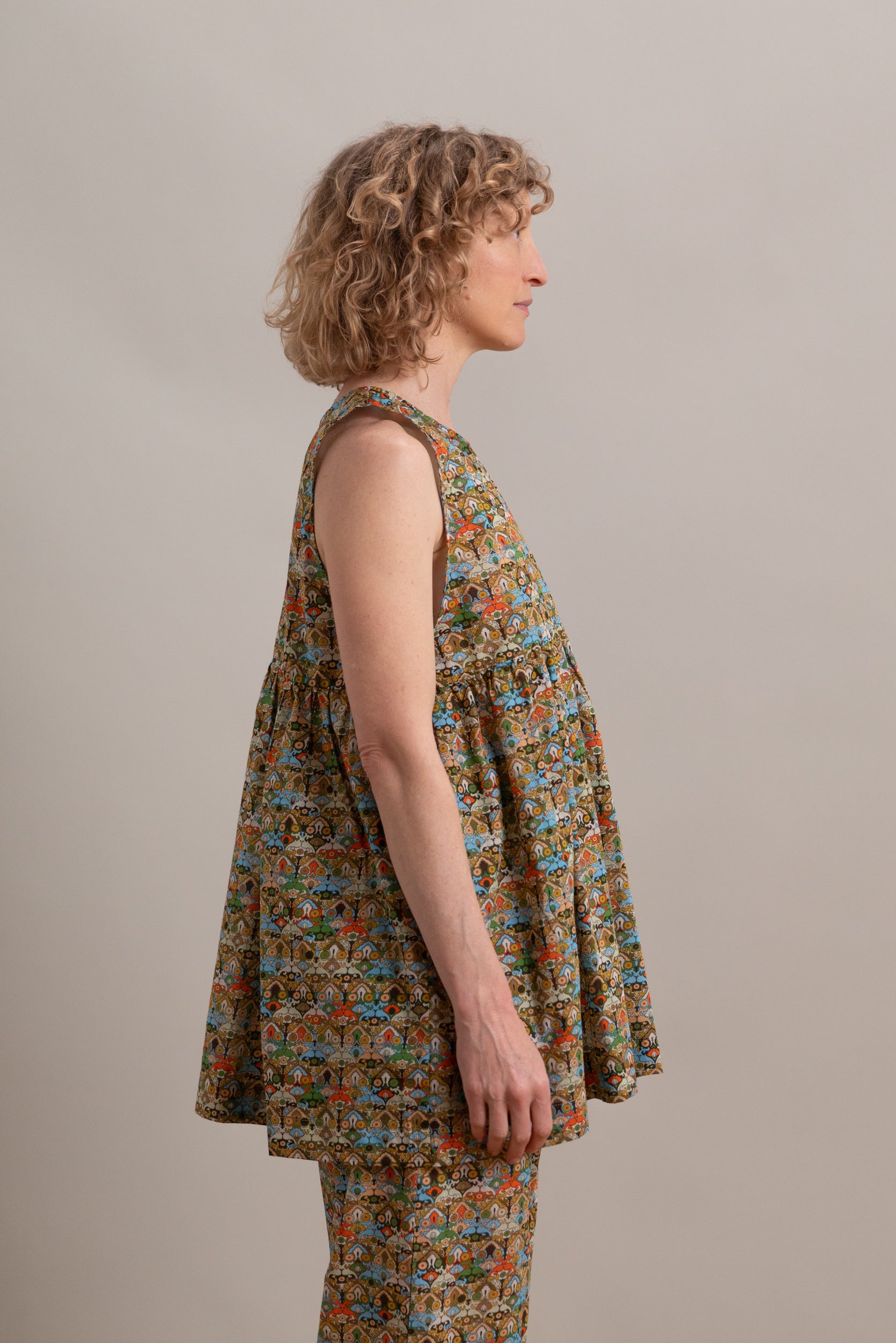 ANDRE DRESS IN SCROLL POP