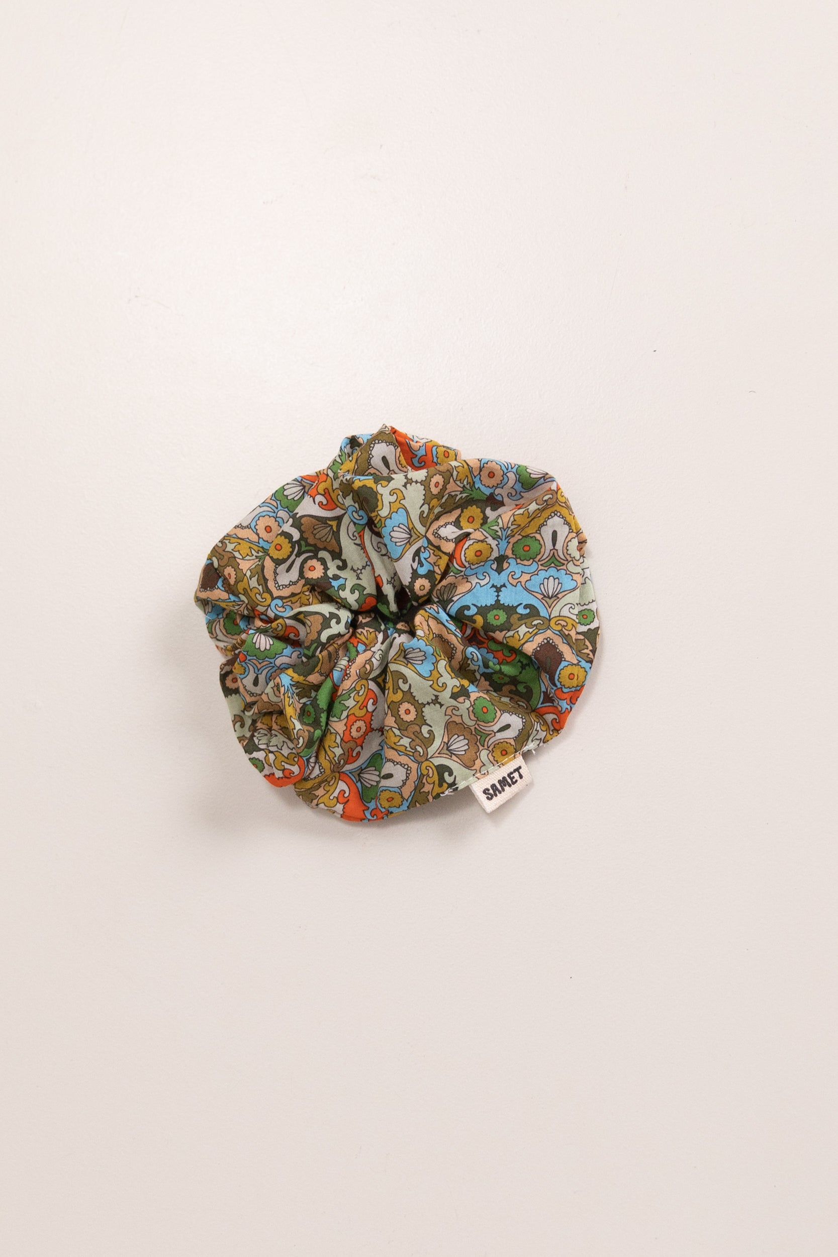 SCRUNCHIE IN SCROLL POP