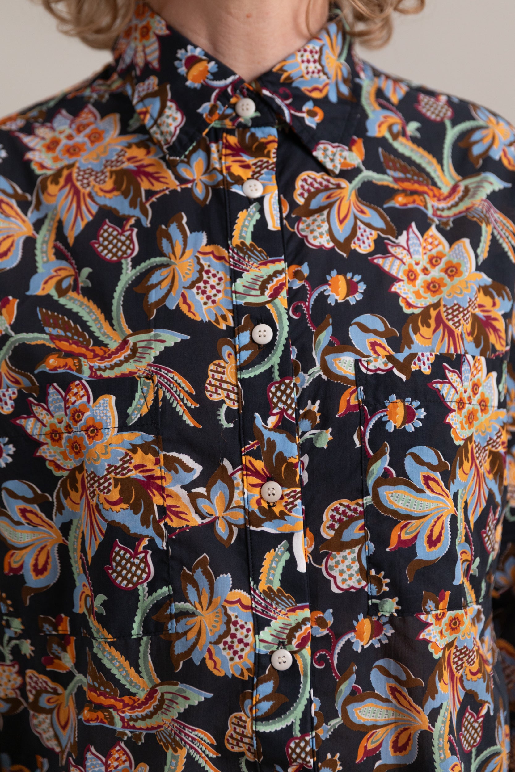 SWAN SHIRT IN MINTZ CHINTZ