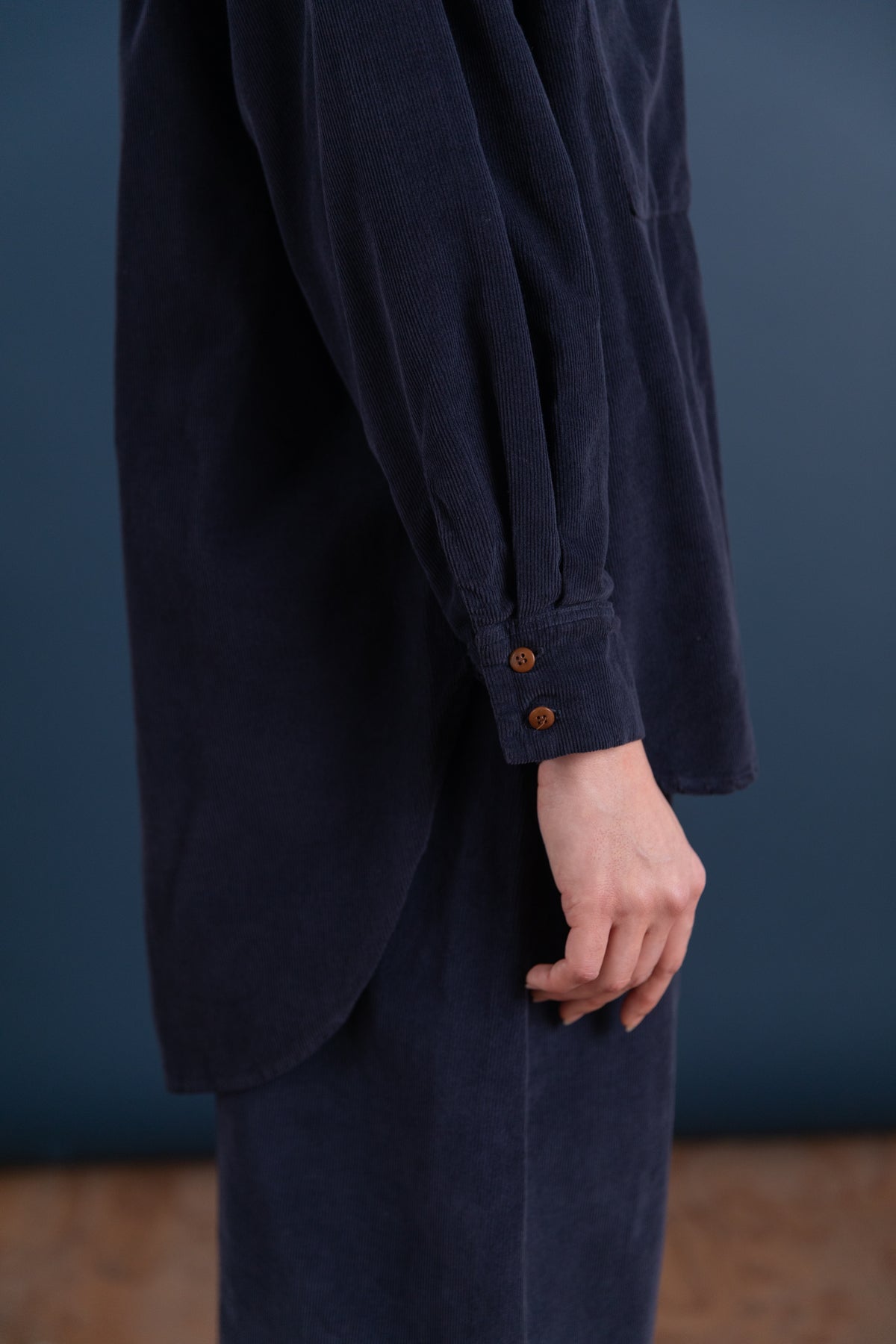 TALIA SHIRT IN NAVY CORD