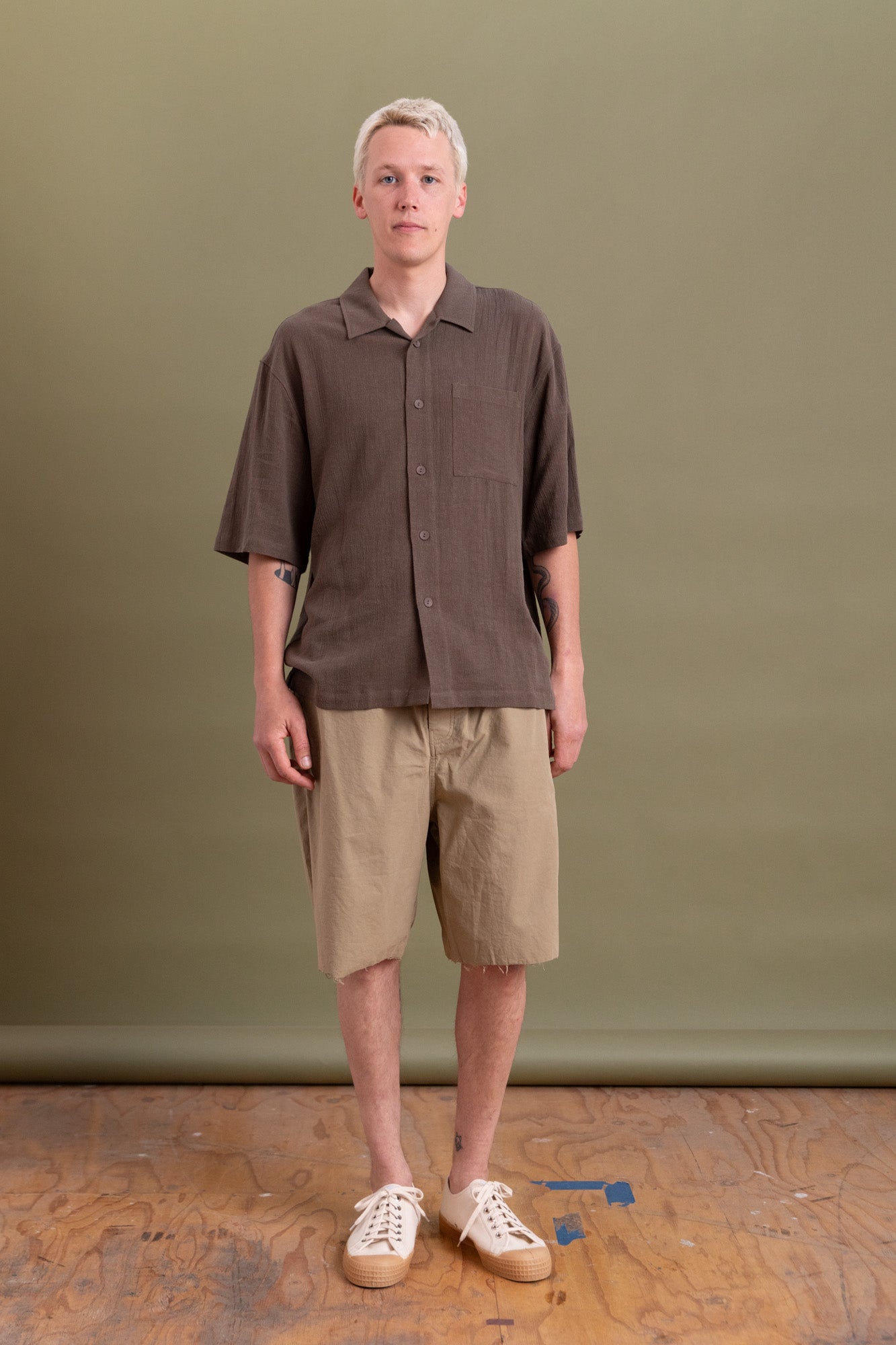 PASEO SHIRT IN CHARCOAL