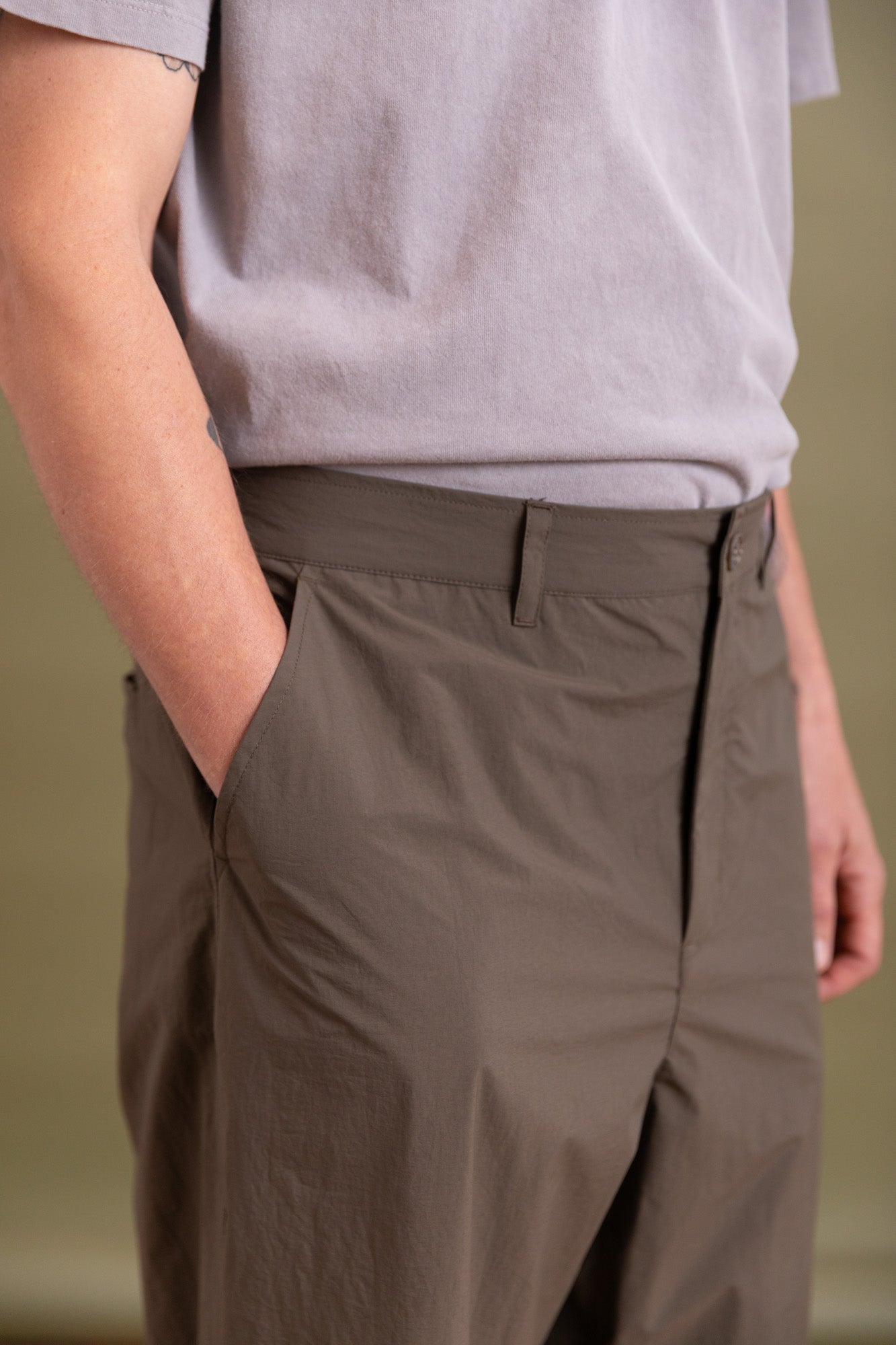 SLOW PANT IN CHARCOAL