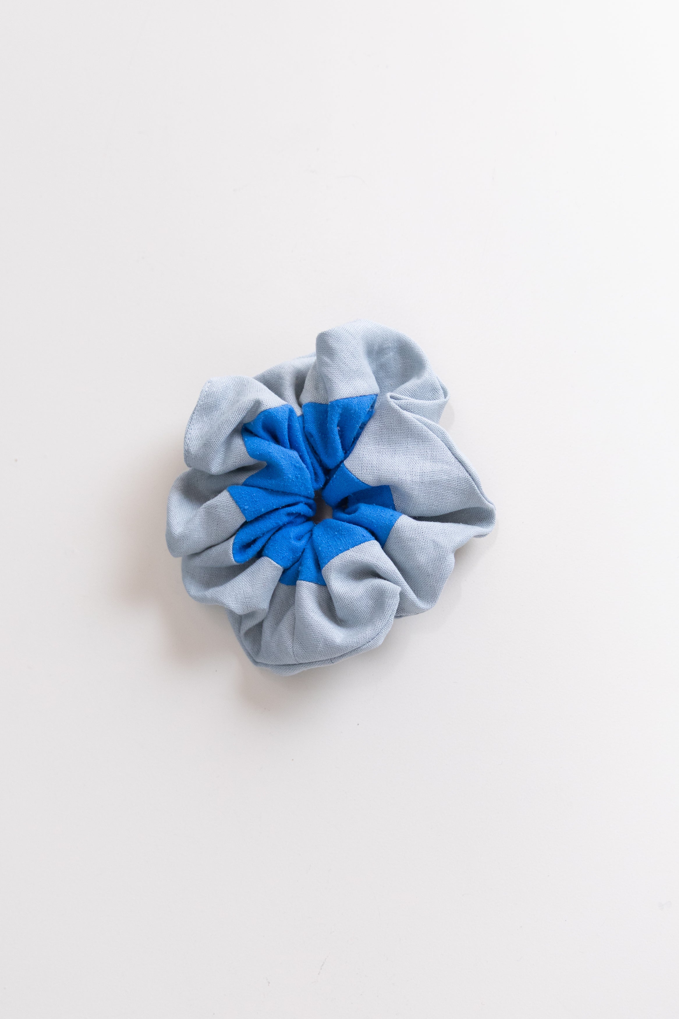 LARGE BLUE SILK AND LINEN SCRUNCHIE
