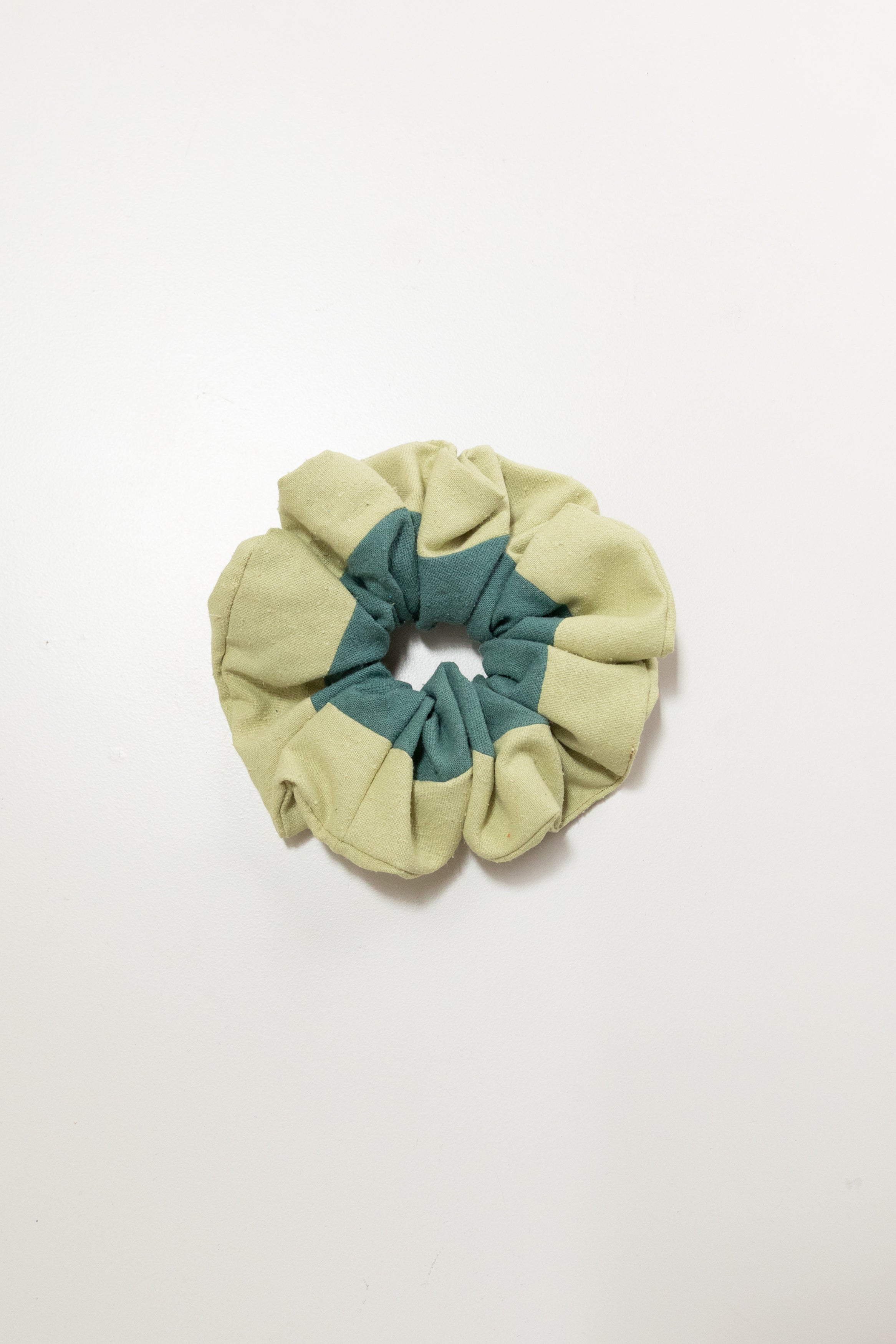 LARGE GREEN SILK SCRUNCHIE