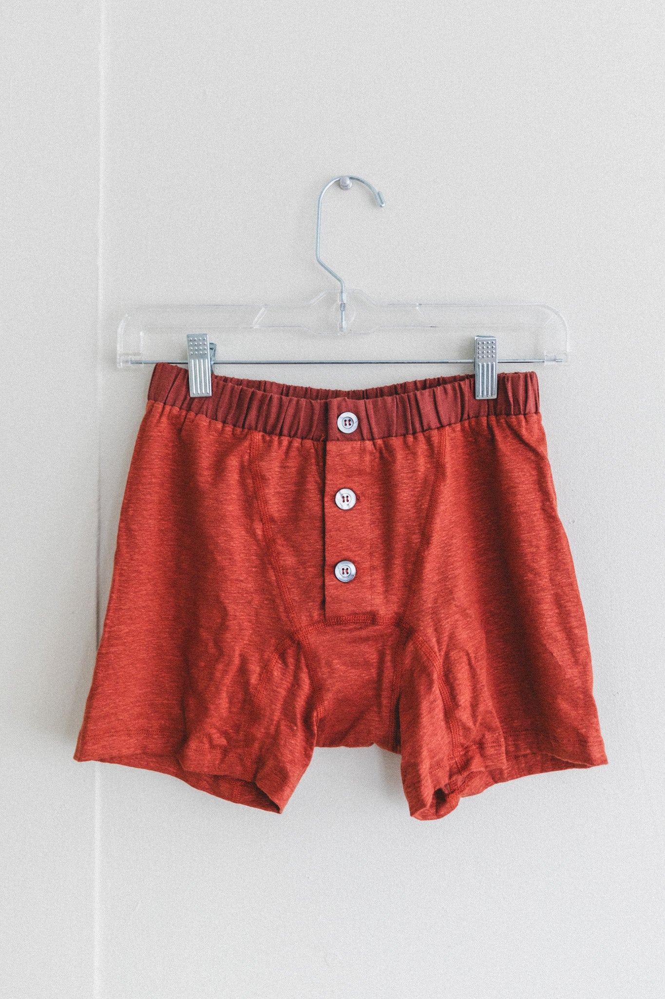 GENDERLESS SHORT PANTS IN RUST