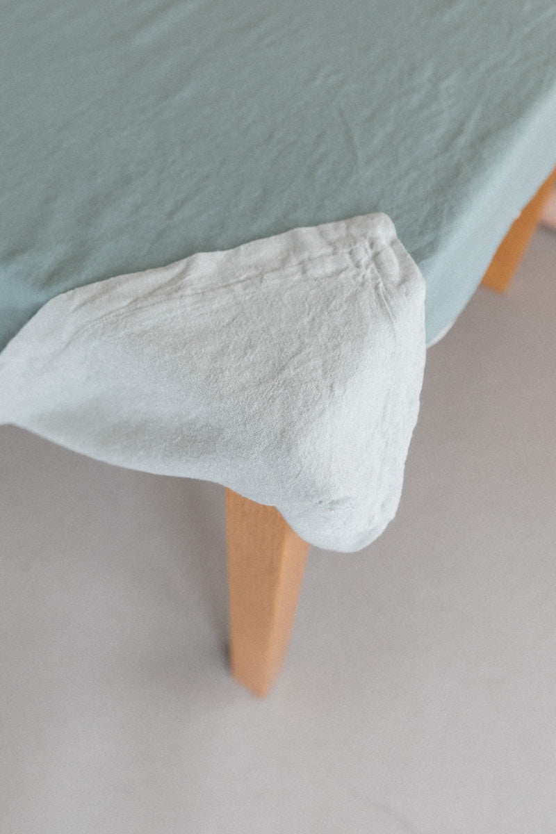 REVERSIBLE TABLECLOTH IN EUCALYPTUS