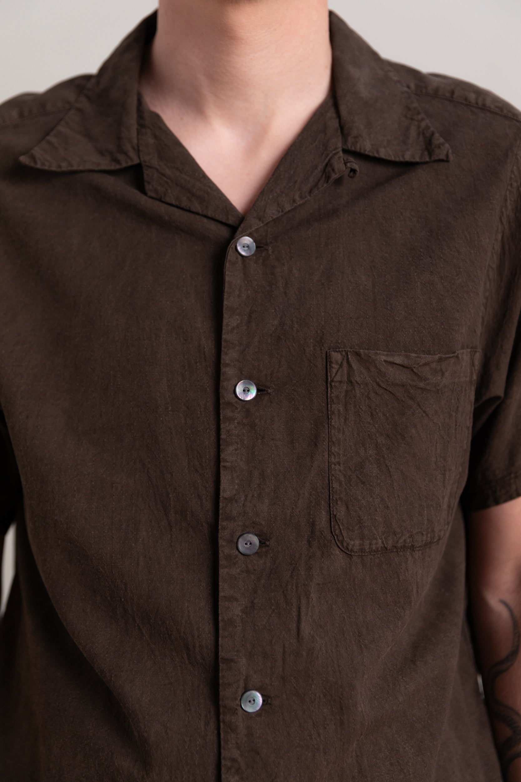 LOT 113 SHORT SLEEVE OPEN COLLAR SHIRT IN MUD DYED BROWN