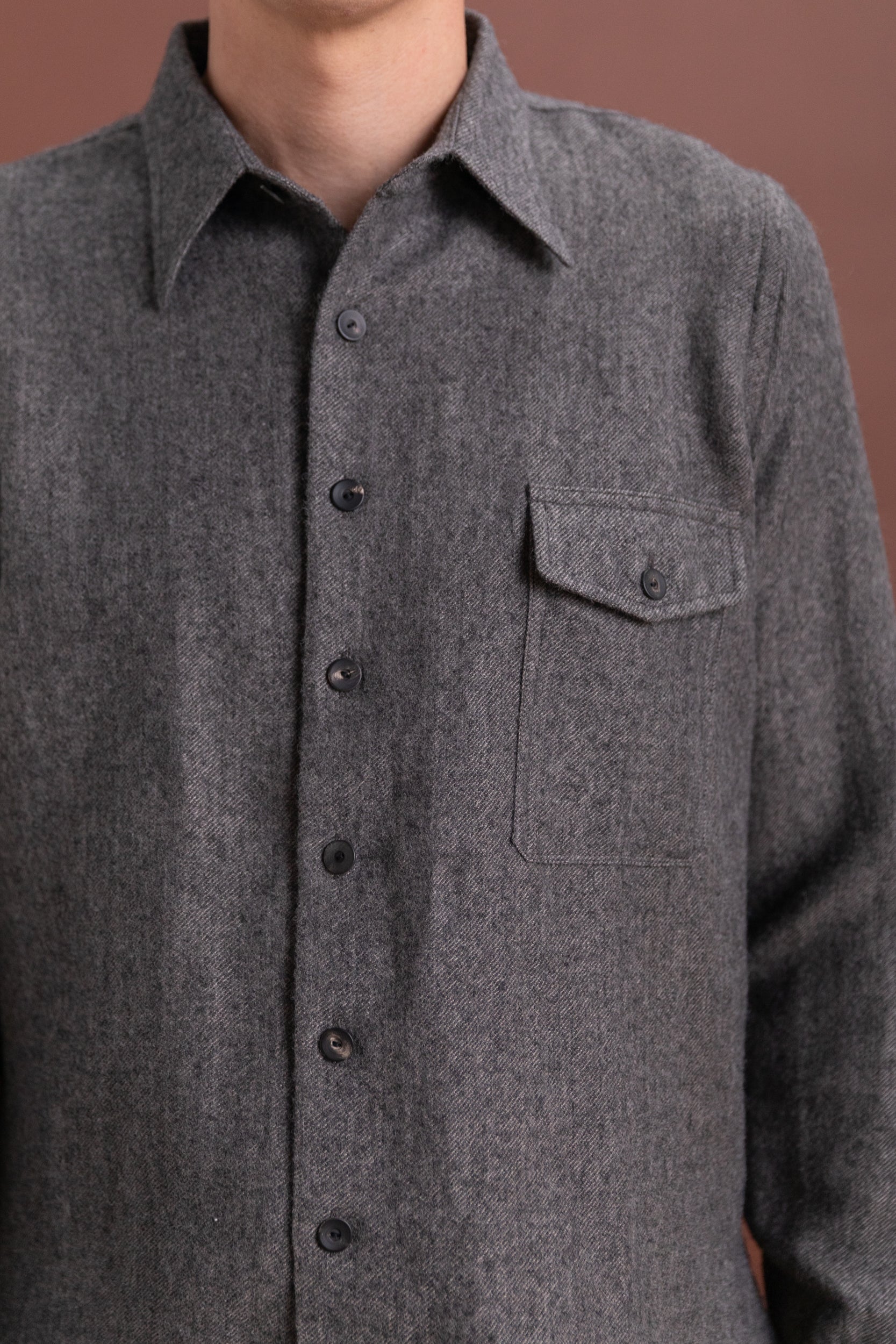 LOT 116 LONG POINT COLLAR SHIRT IN CHARCOAL