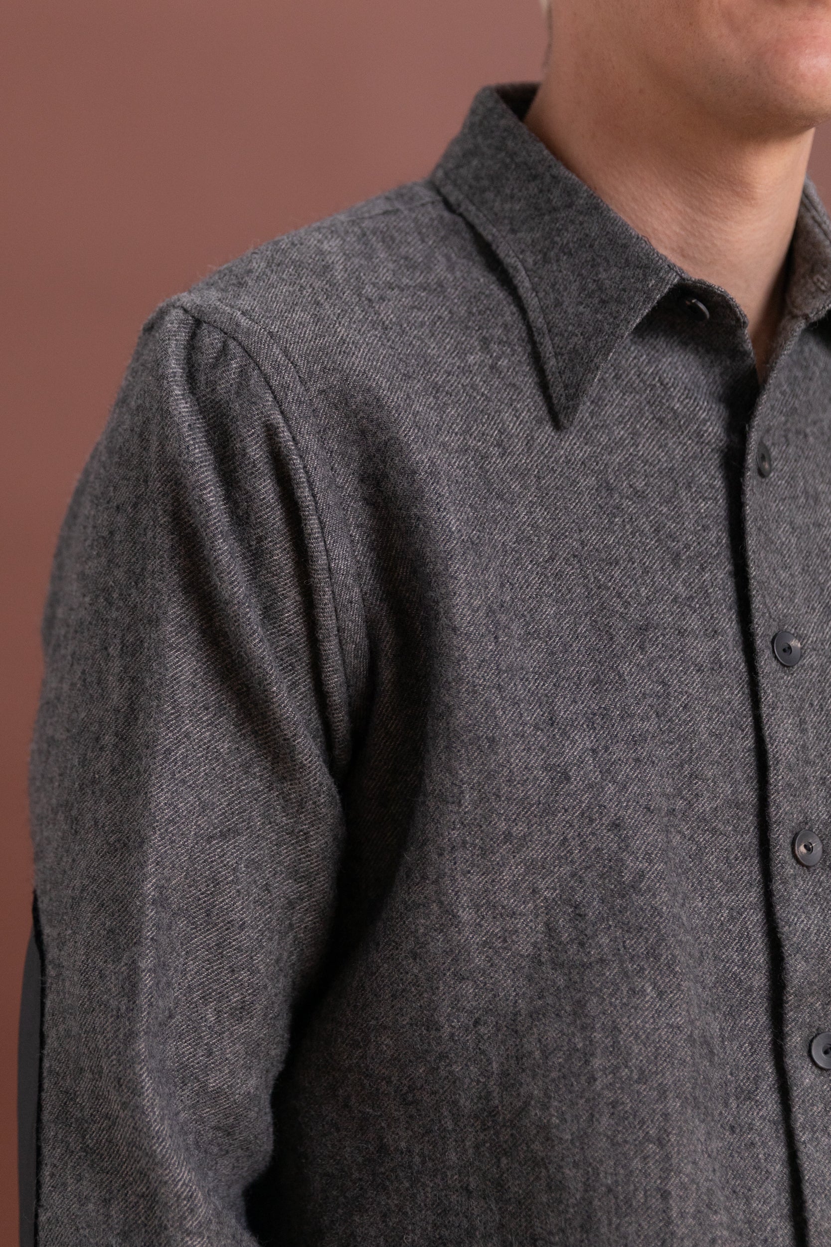LOT 116 LONG POINT COLLAR SHIRT IN CHARCOAL