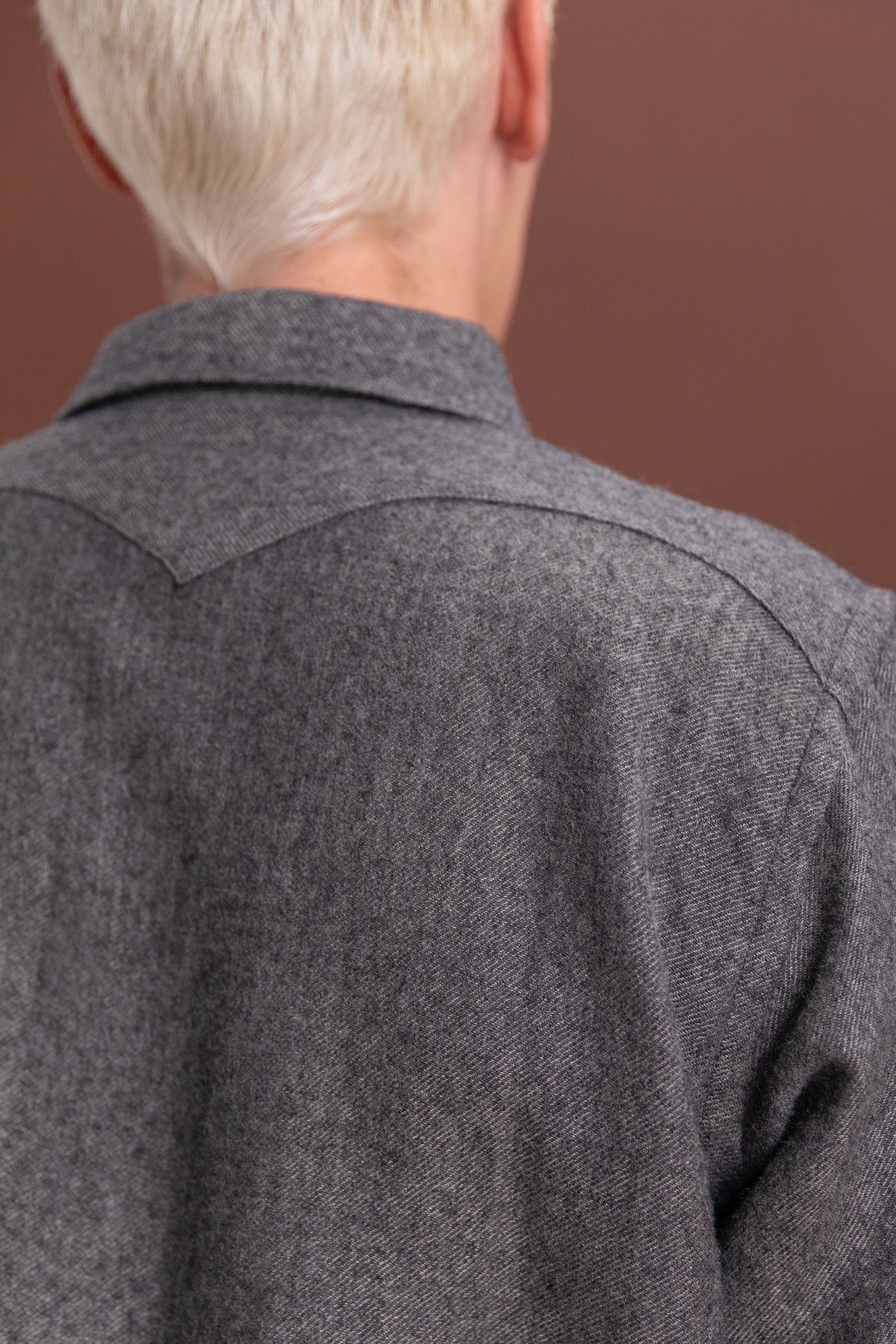 LOT 116 LONG POINT COLLAR SHIRT IN CHARCOAL