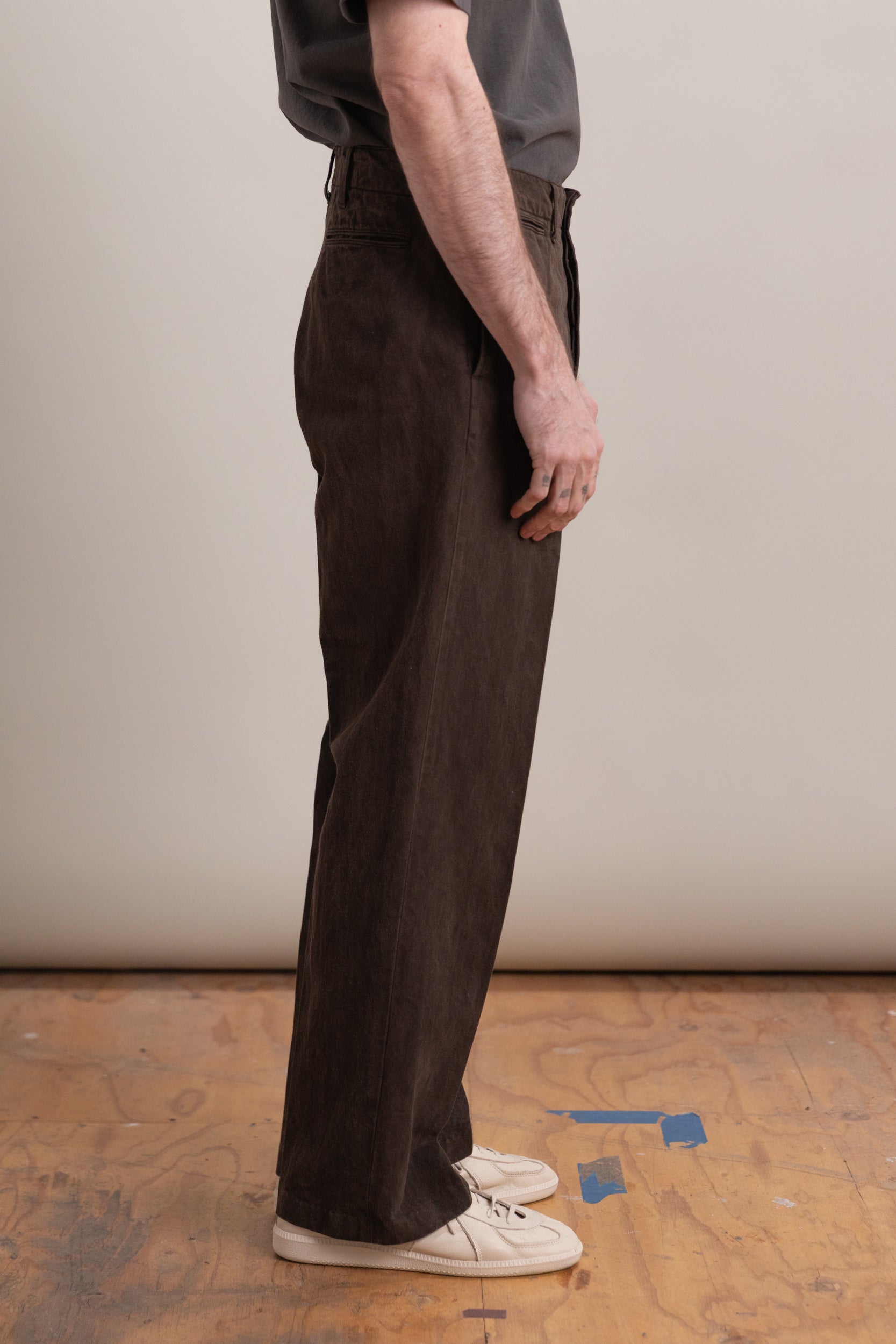 LOT 221 FIELD TROUSERS IN MUD DYED BROWN