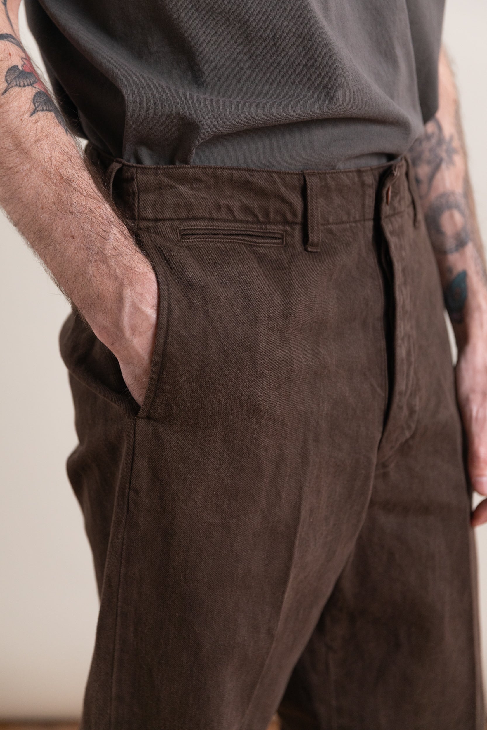 LOT 221 FIELD TROUSERS IN MUD DYED BROWN