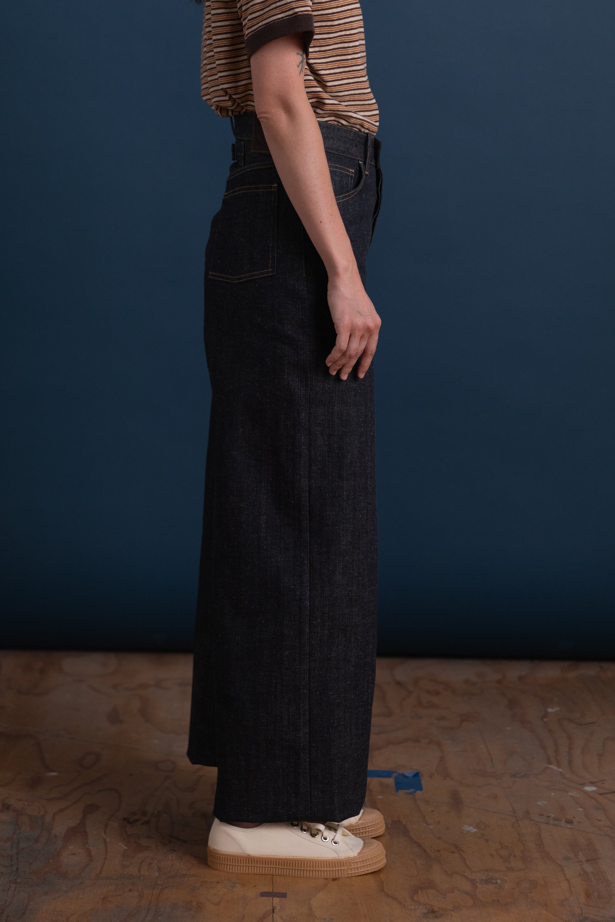 WIDE STRAIGHT TROUSERS IN RAW INDIGO