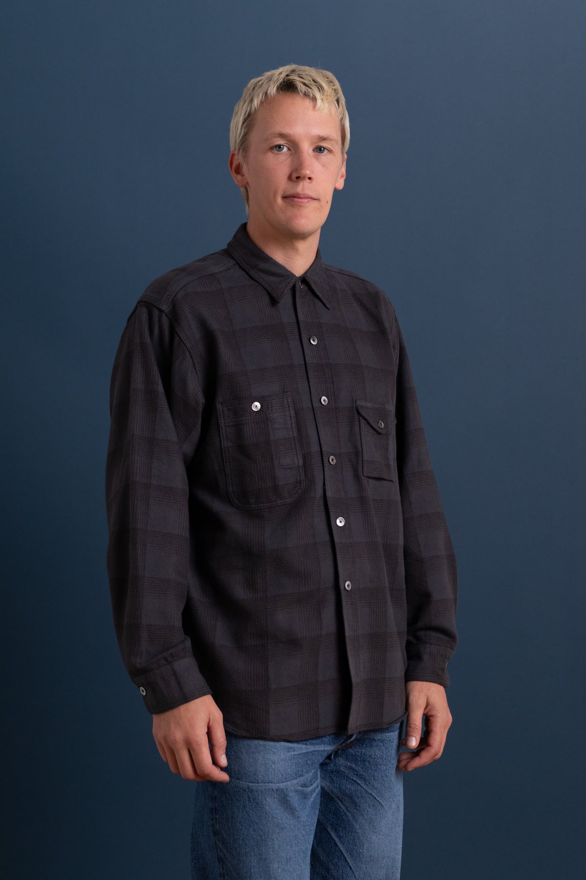 LOT 111 WORK SHIRT IN CHARCOAL