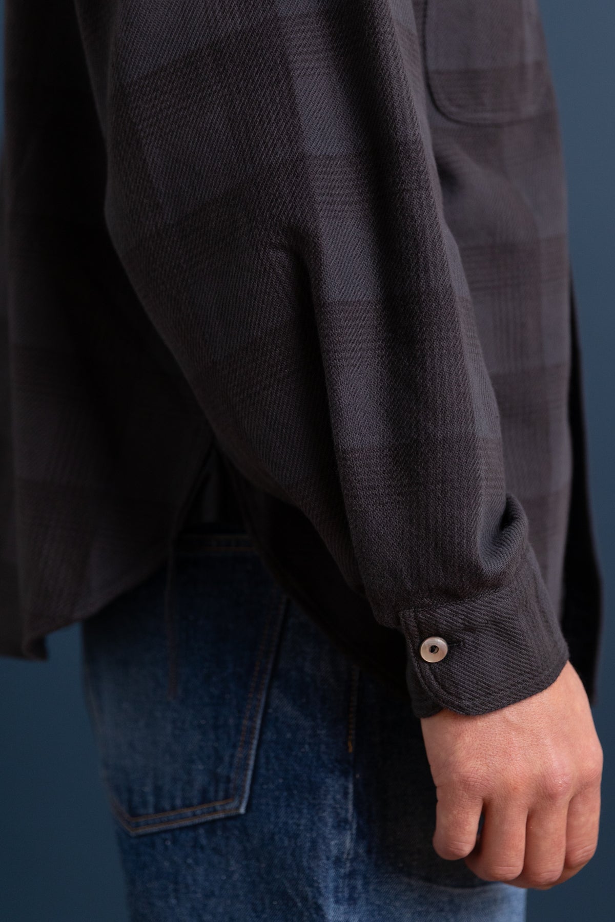 LOT 111 WORK SHIRT IN CHARCOAL
