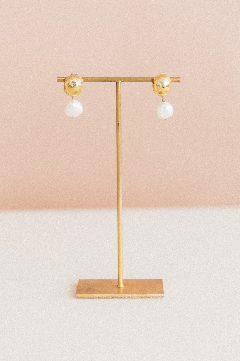 ELA PEARL STUDS
