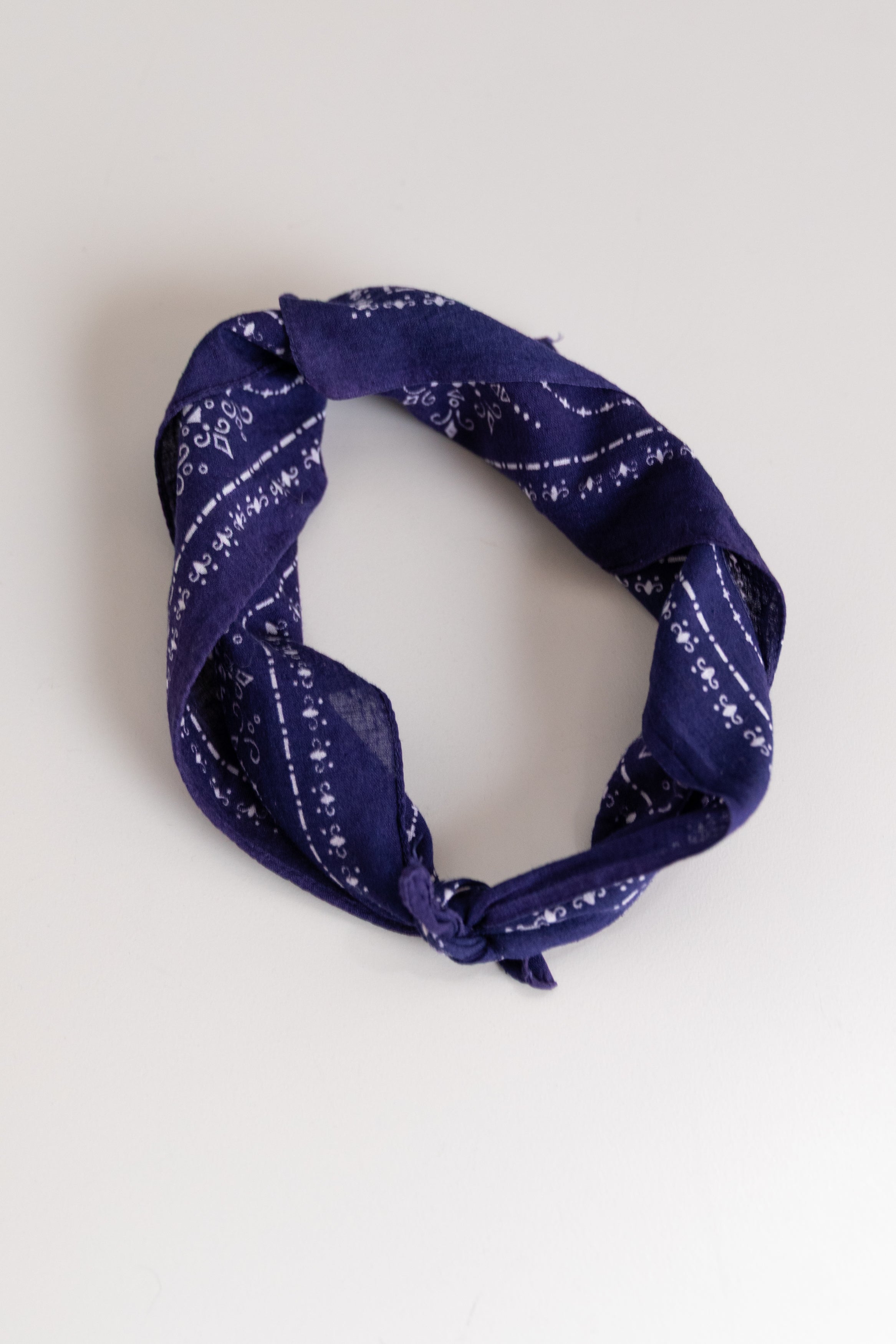 VINTAGE BLUE COTTON HANDKERCHIEF 05