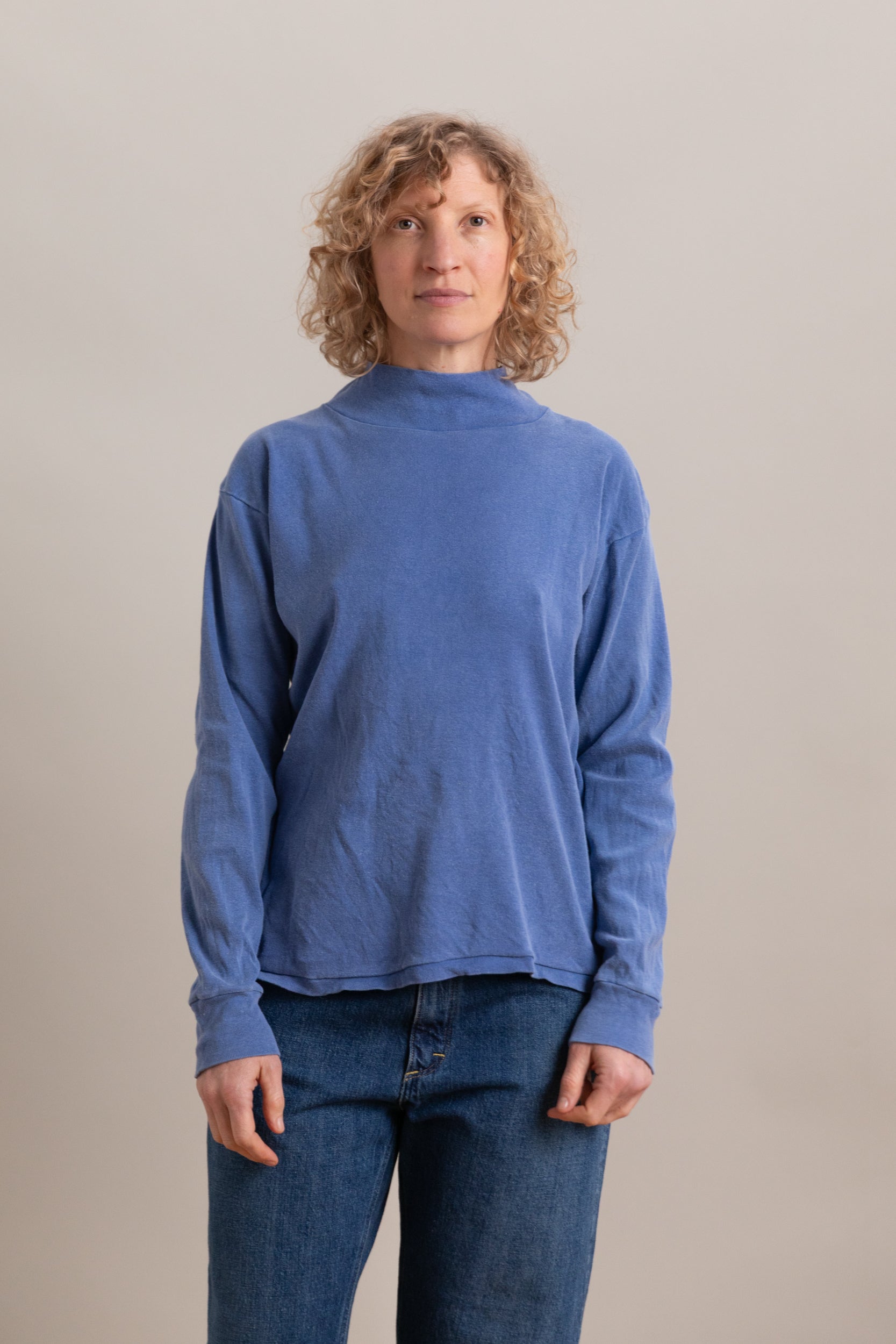 VINTAGE BLUE MOCK NECK