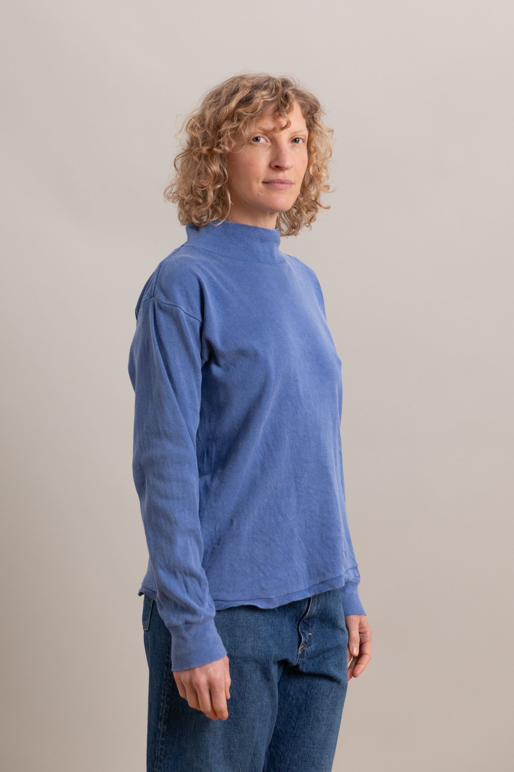 VINTAGE BLUE MOCK NECK