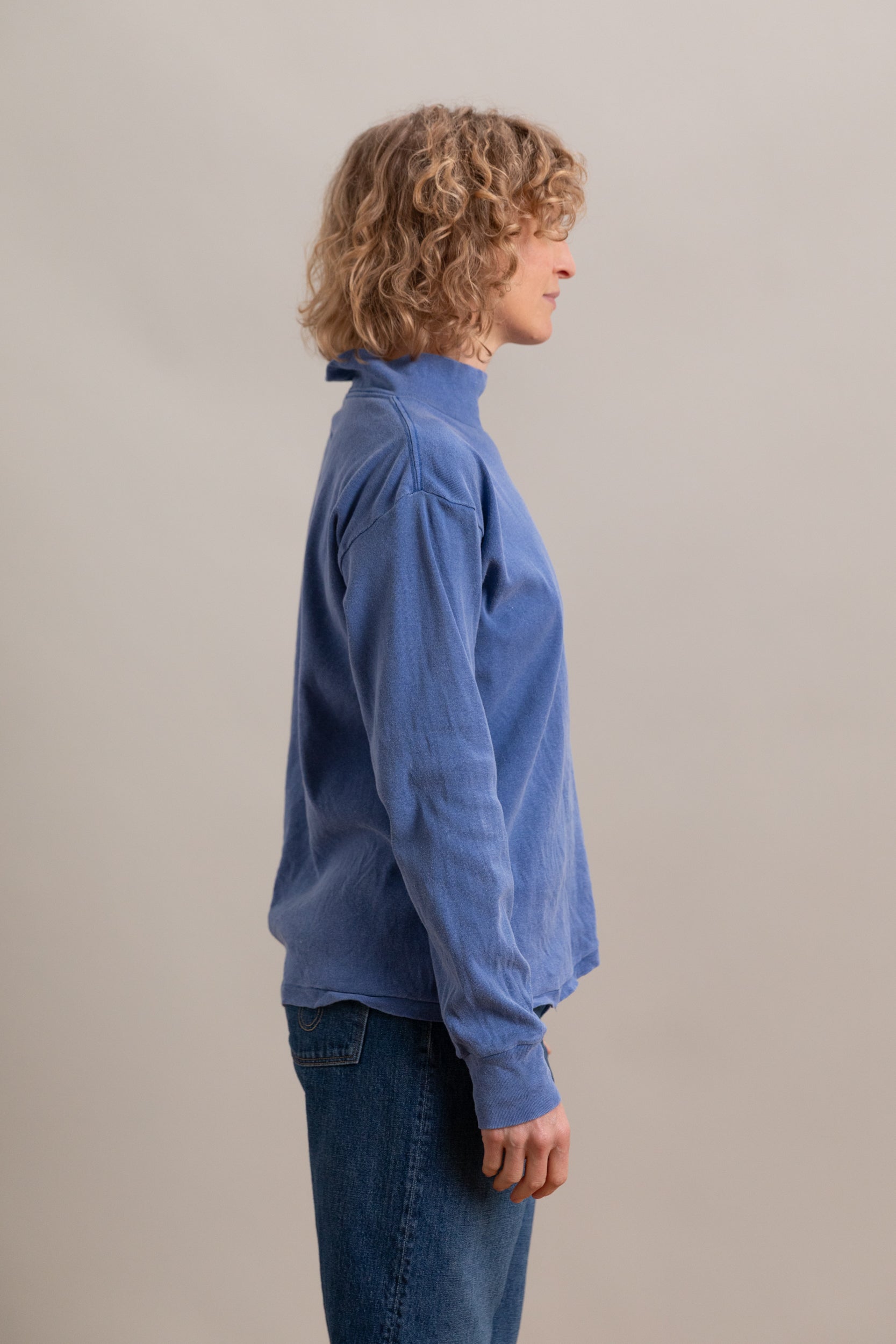 VINTAGE BLUE MOCK NECK