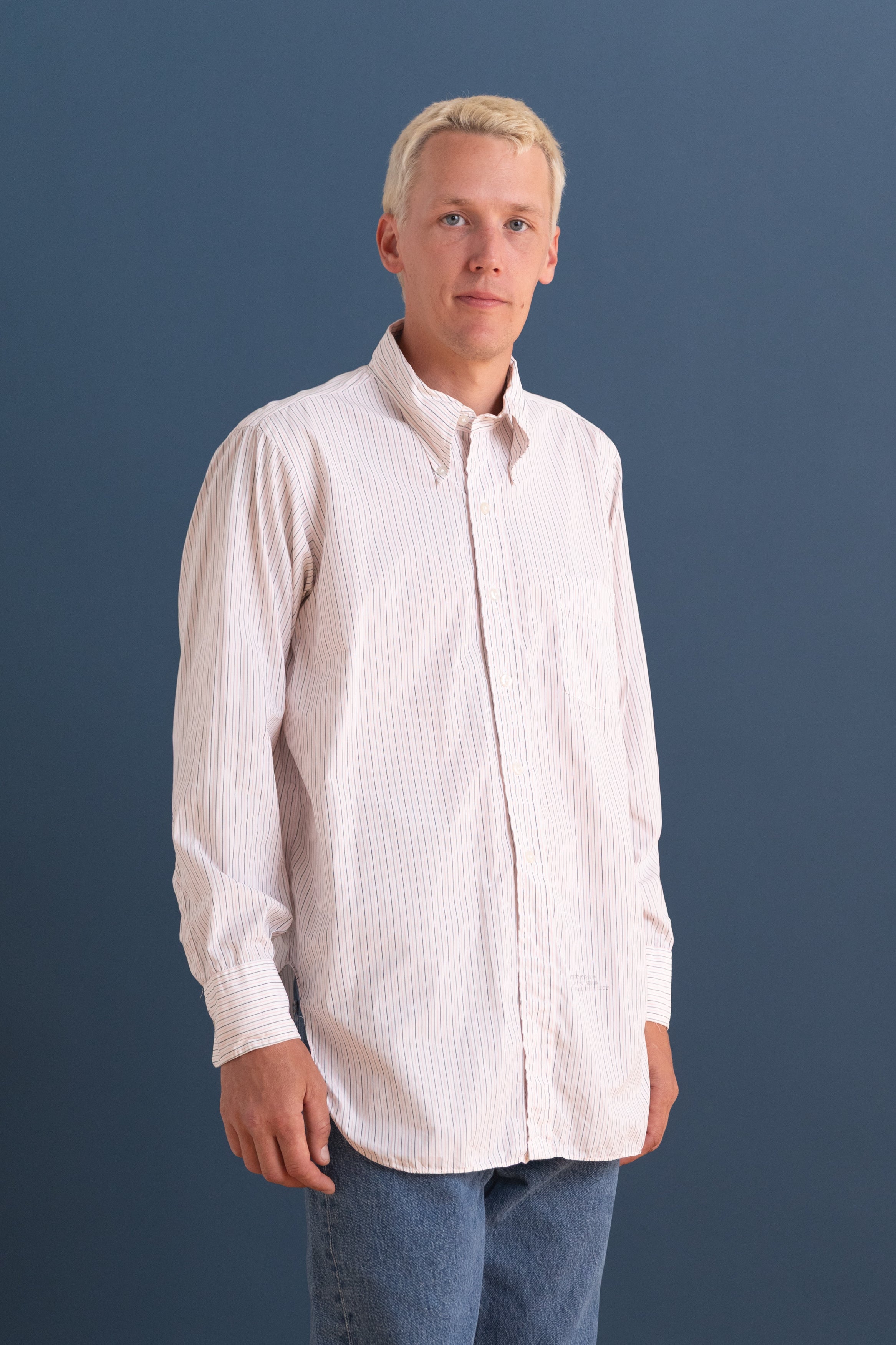 VINTAGE BUTTON UP SHIRT 12