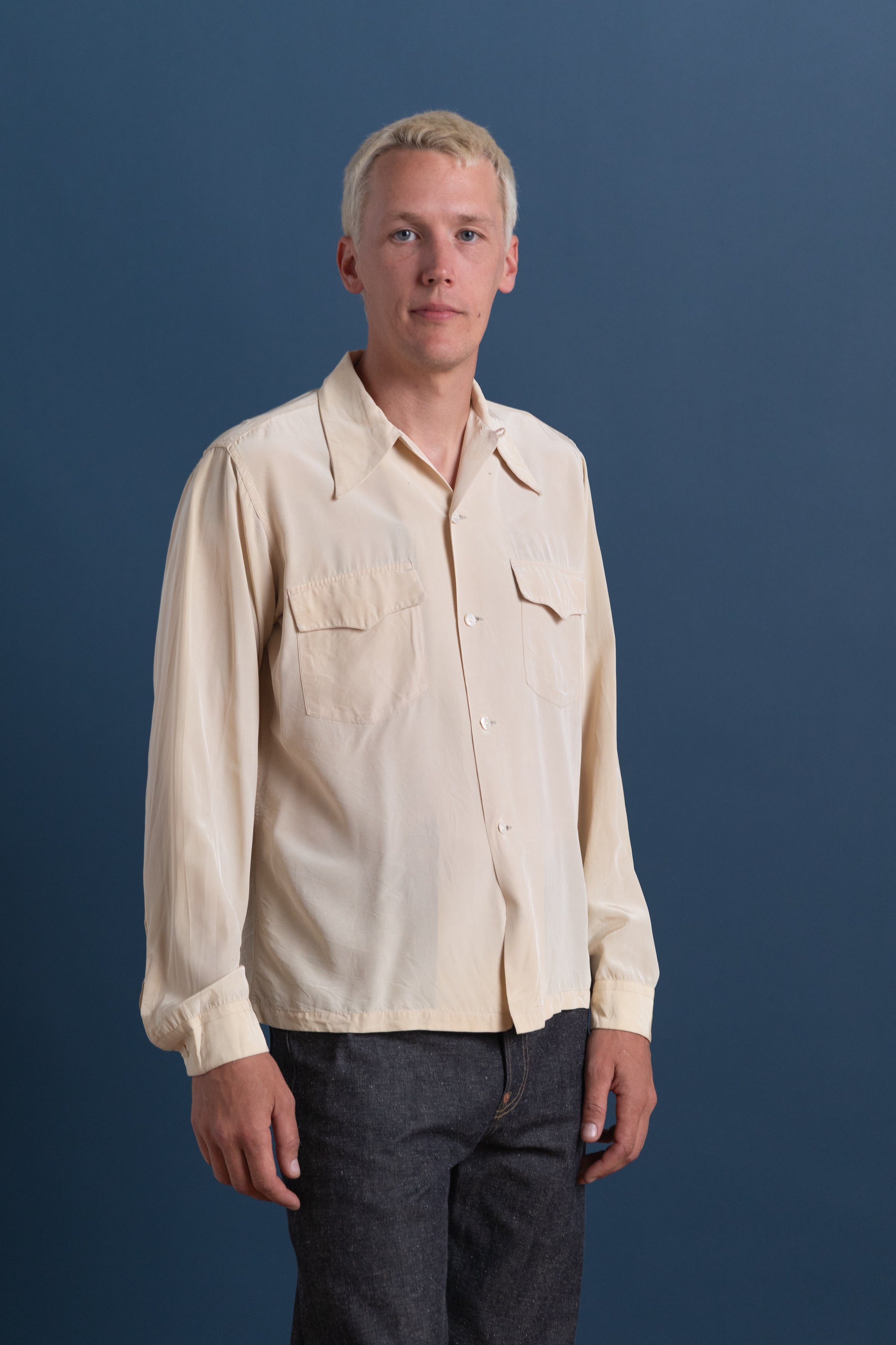 VINTAGE BUTTON UP SHIRT 16