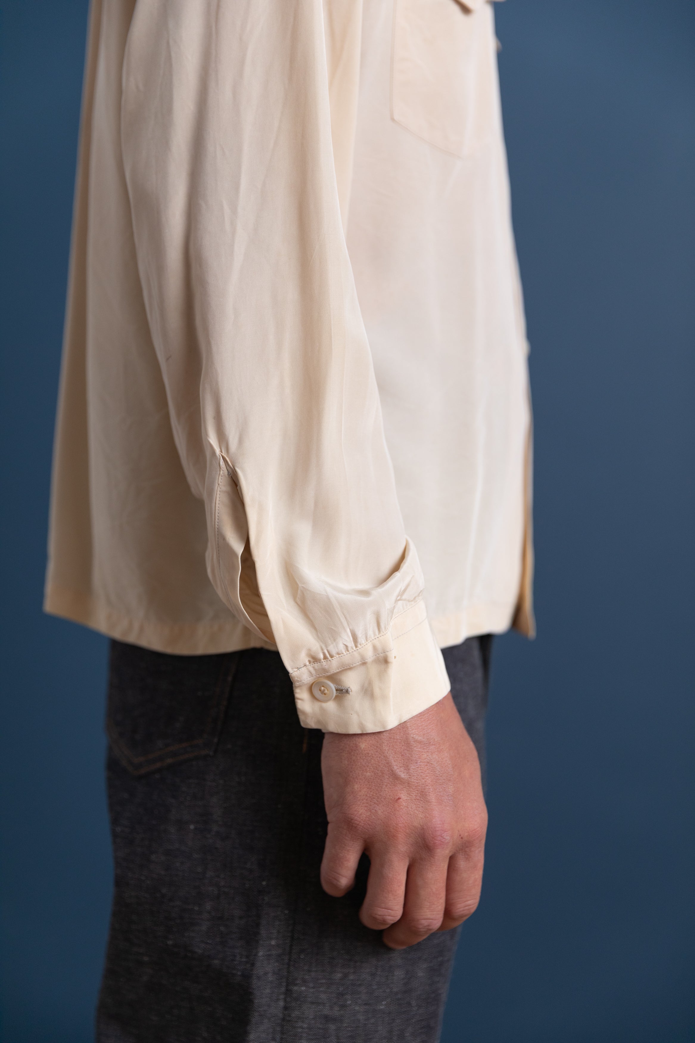 VINTAGE BUTTON UP SHIRT 16