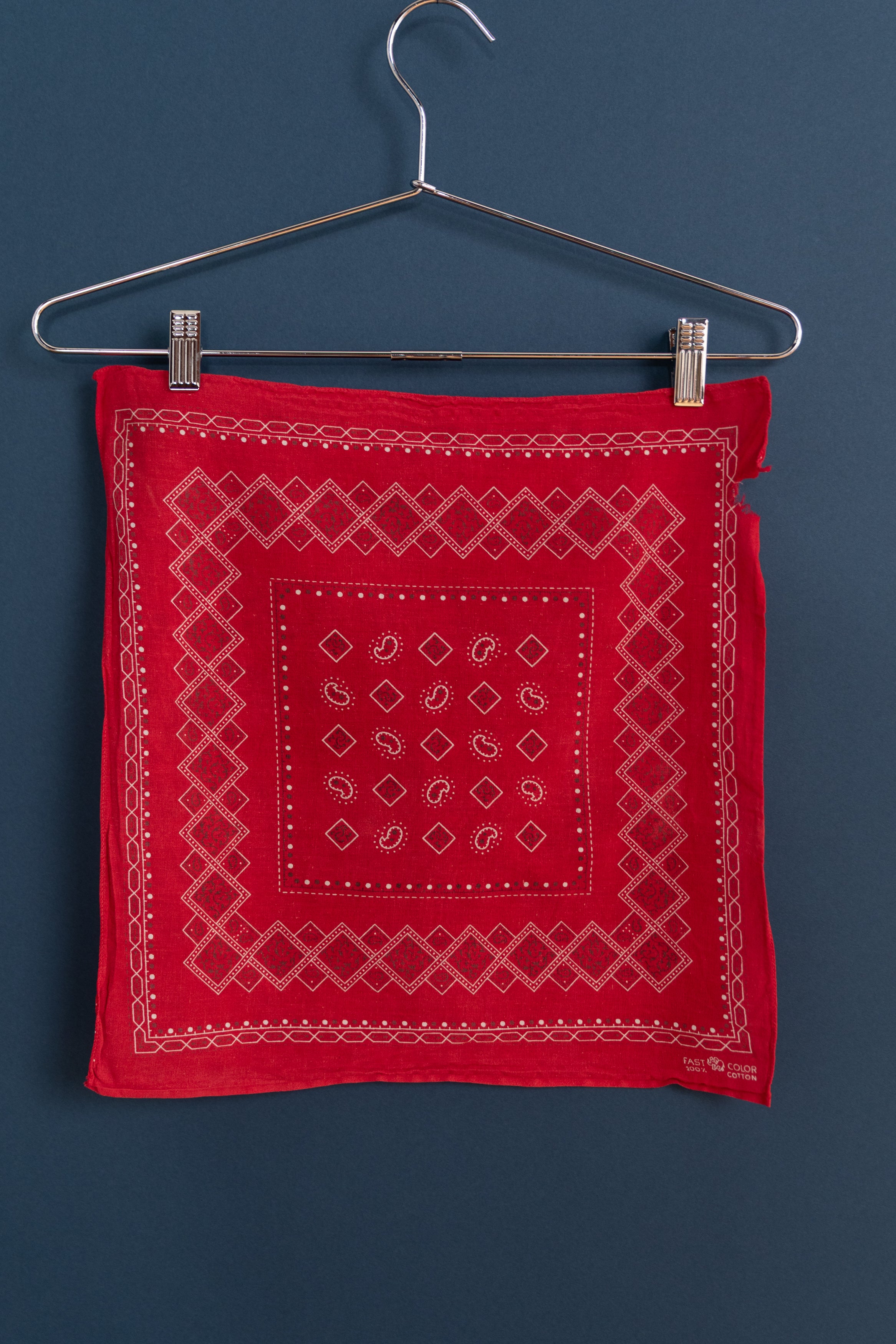 VINTAGE RED COTTON HANDKERCHIEF 03