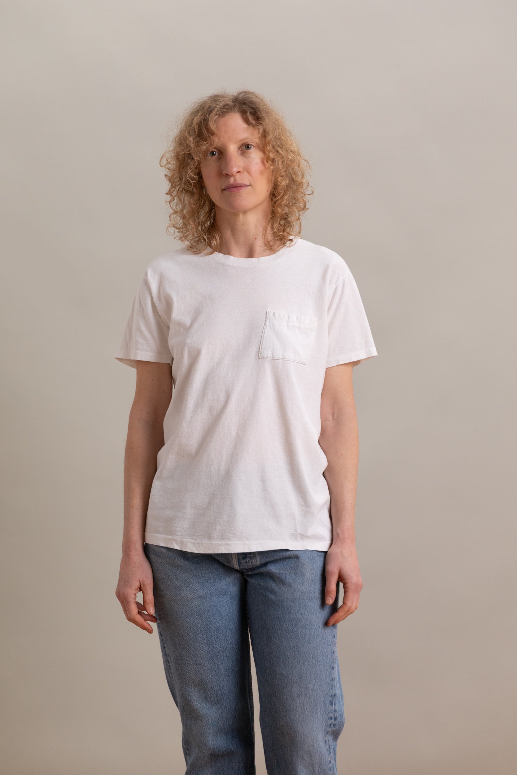 VINTAGE WHITE TEE 48