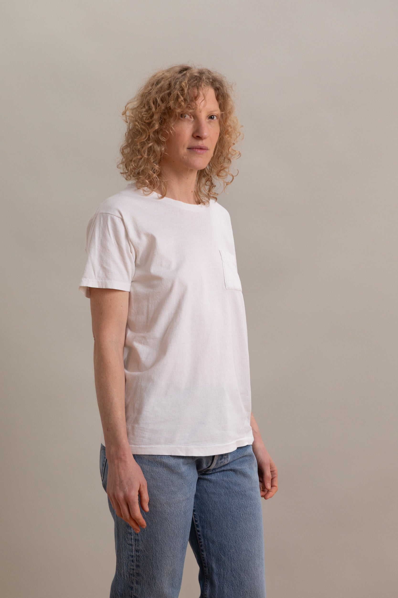 VINTAGE WHITE TEE 48