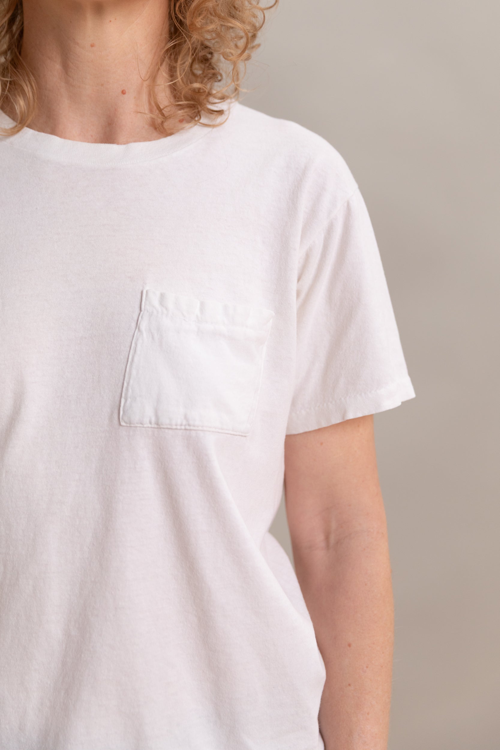 VINTAGE WHITE TEE 48