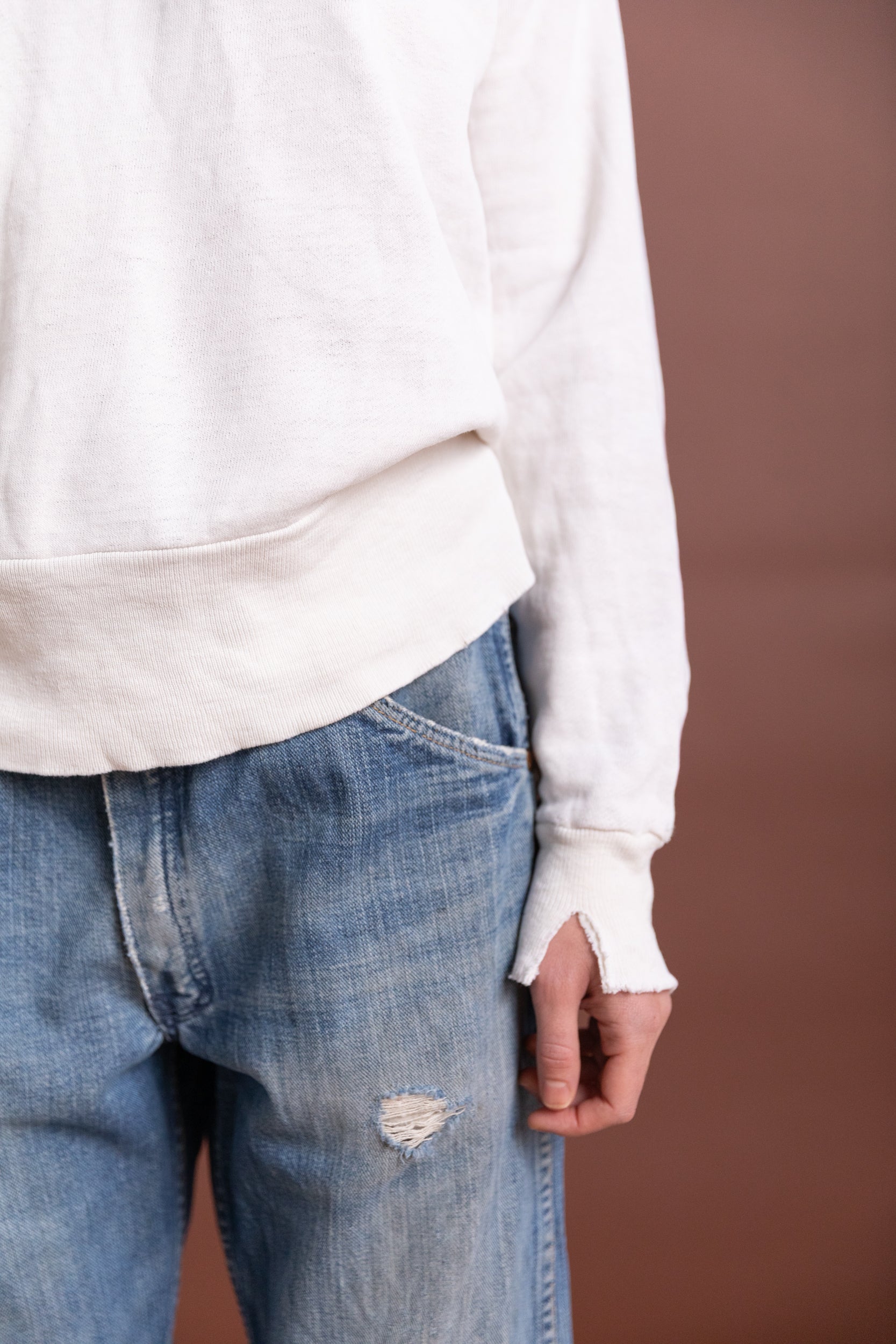 VINTAGE WHITE SWEATSHIRT 06