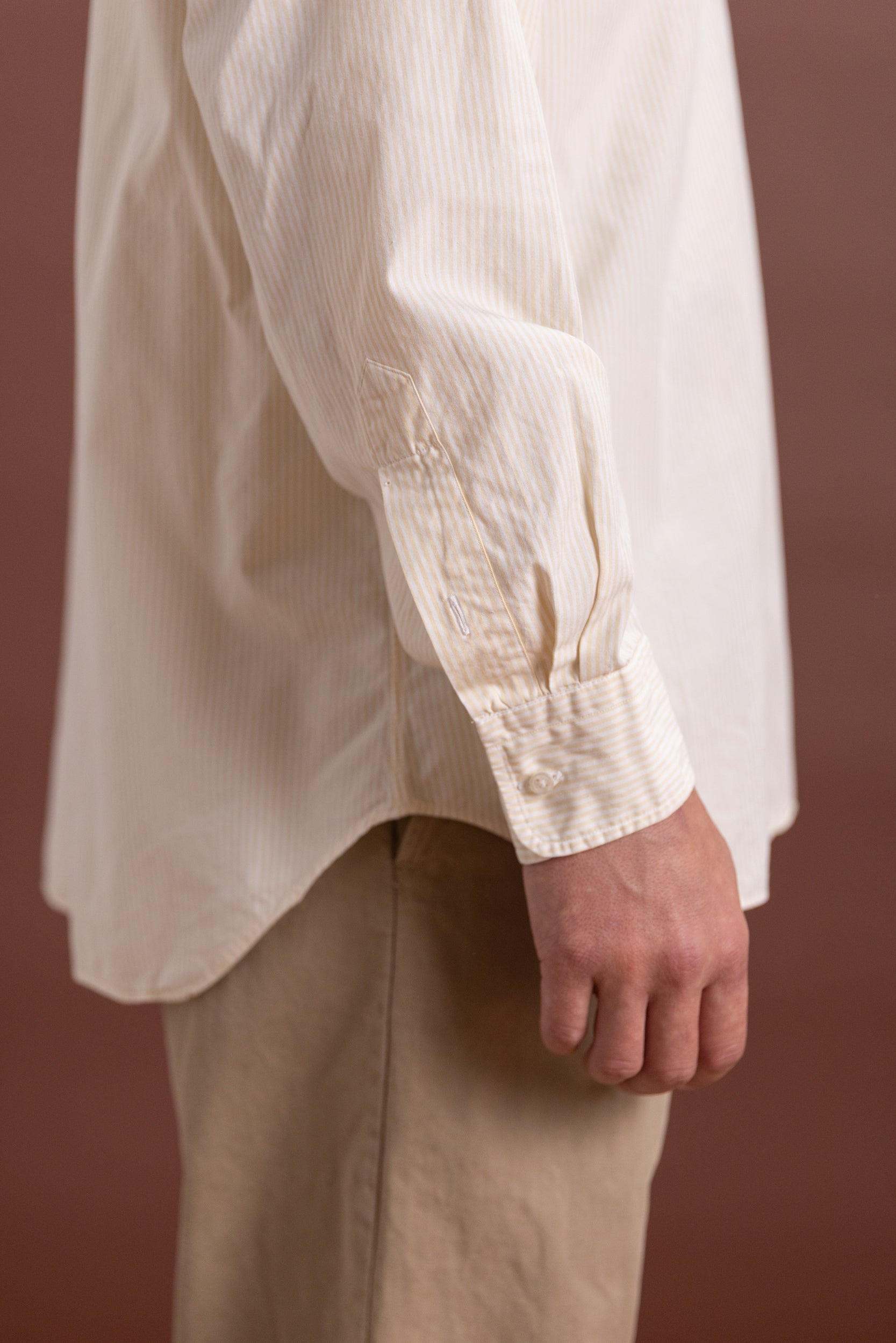 VINTAGE BUTTON UP SHIRT 04