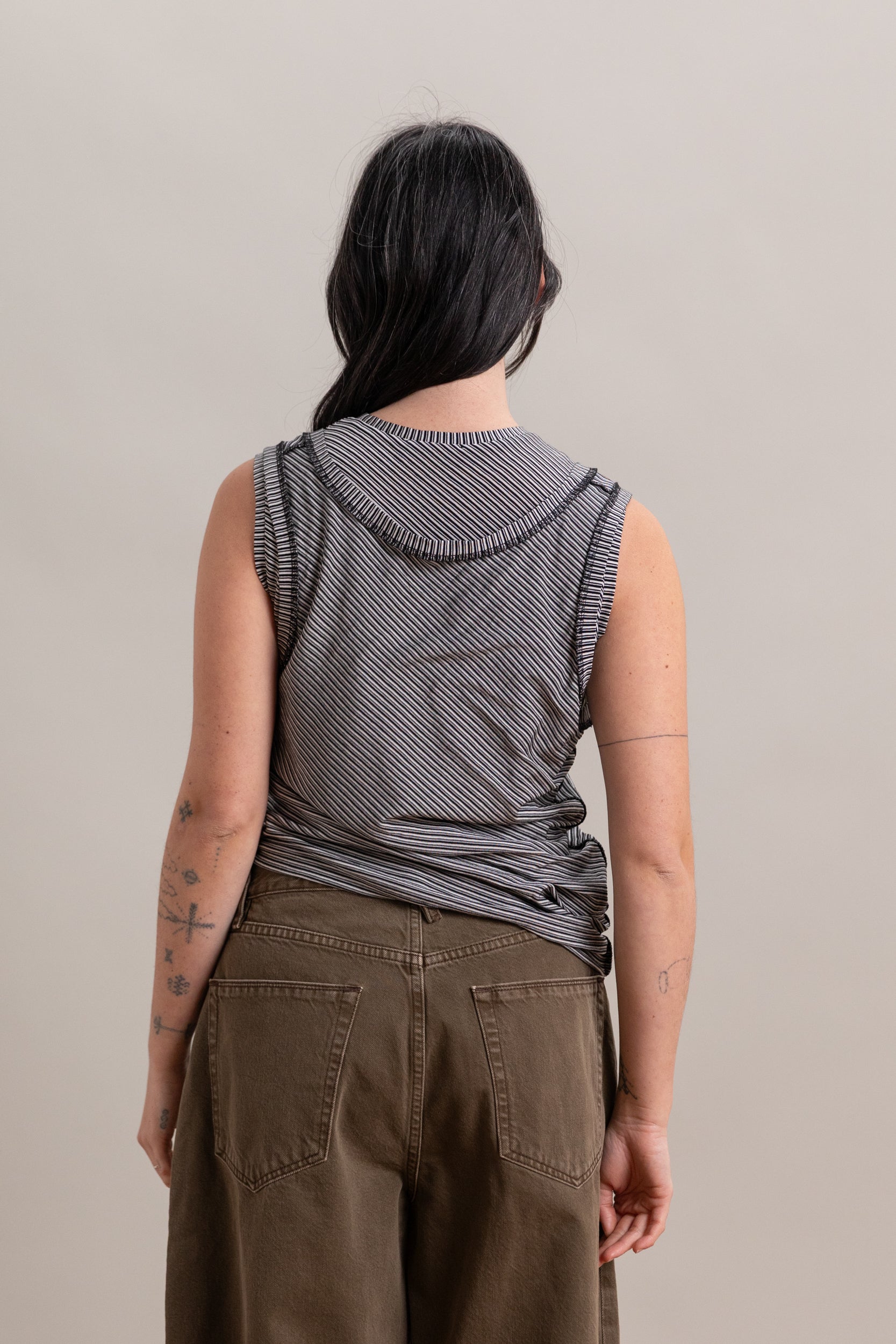 DOUBLE LAYER TANK IN BLACK STRIPED JERSEY
