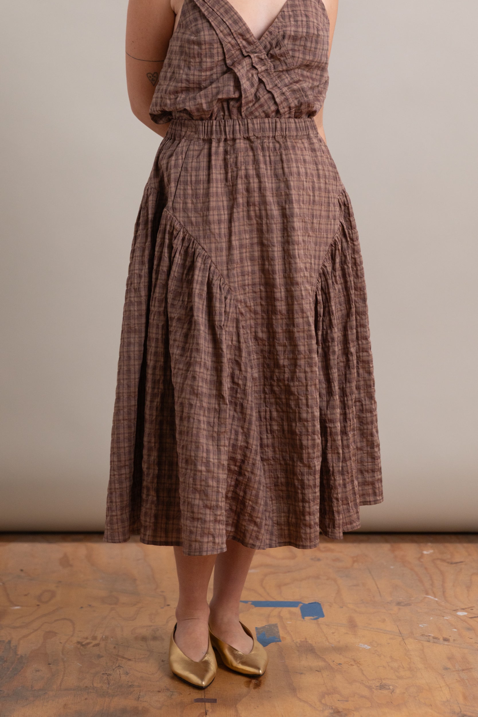 EASY GATHERED SKIRT IN UMBER ORGANIC COTTON