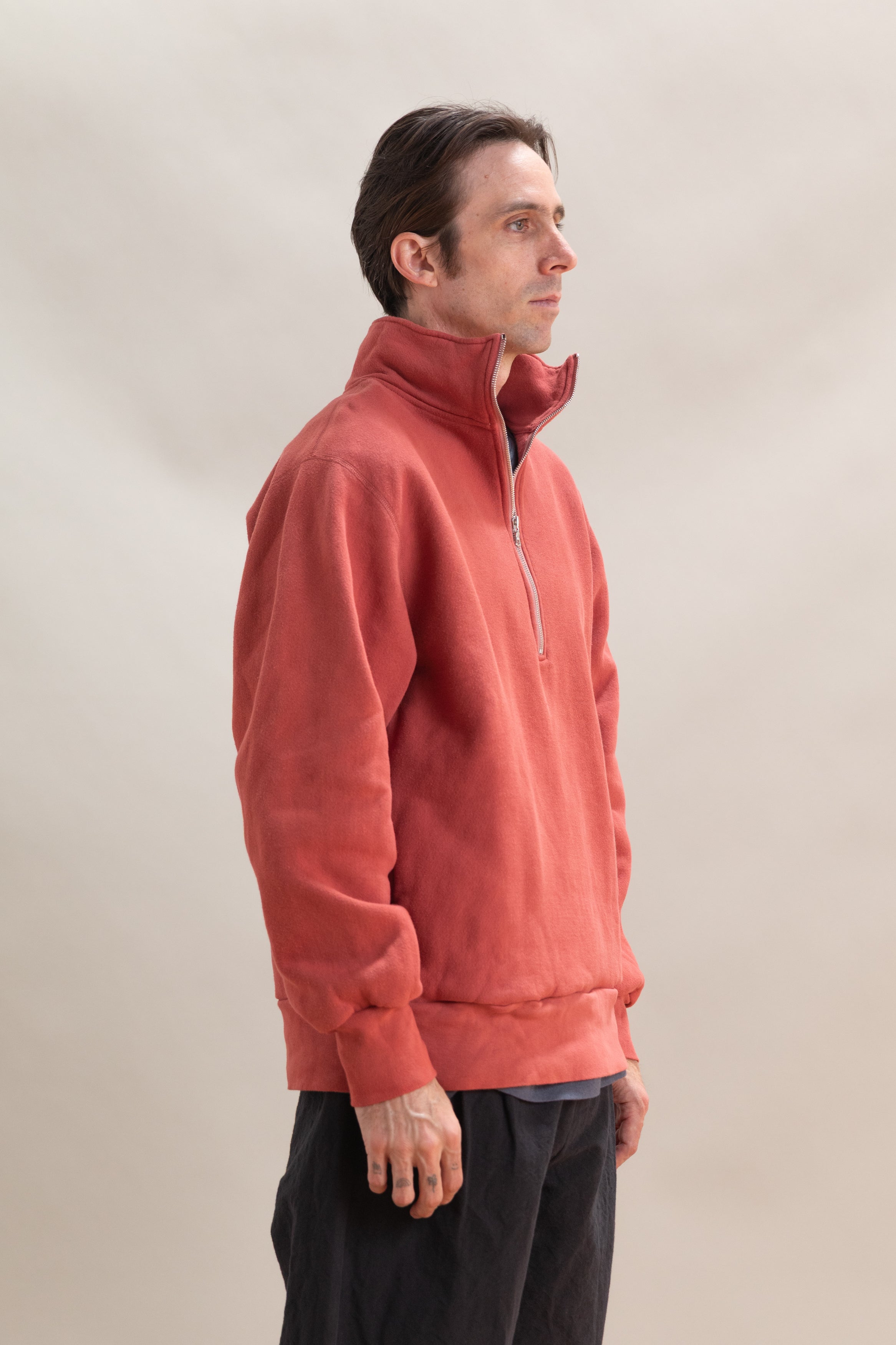 AIRPORT HALF-ZIP SWEATSHIRT IN NATURALLY DYED CHERRY