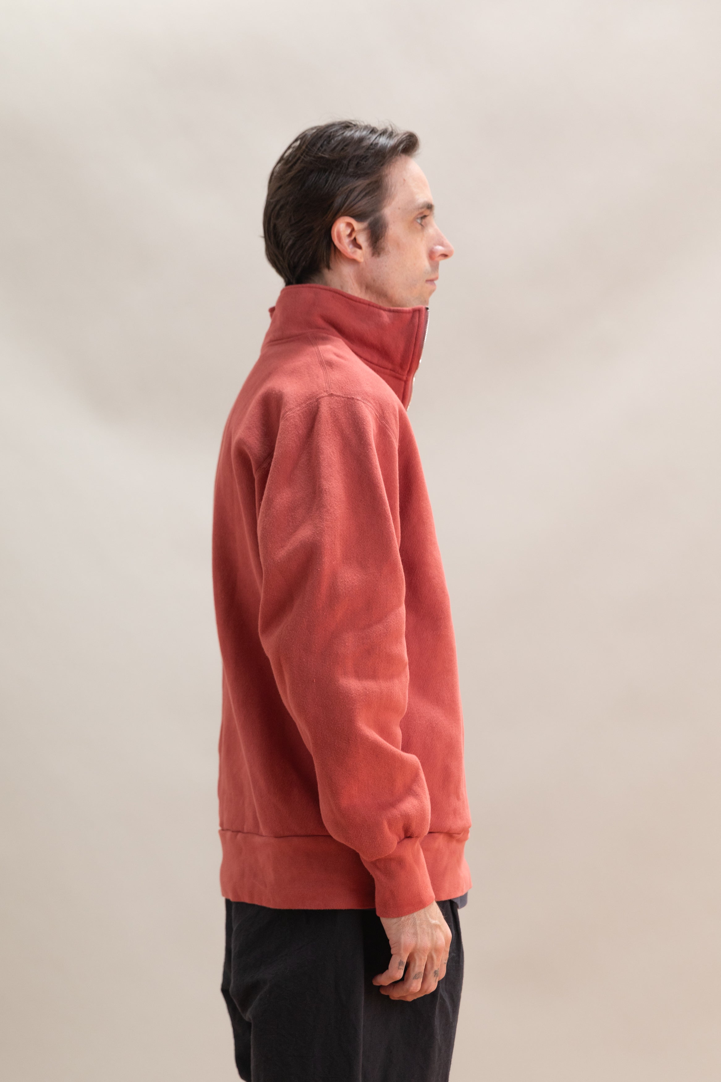 AIRPORT HALF-ZIP SWEATSHIRT IN NATURALLY DYED CHERRY