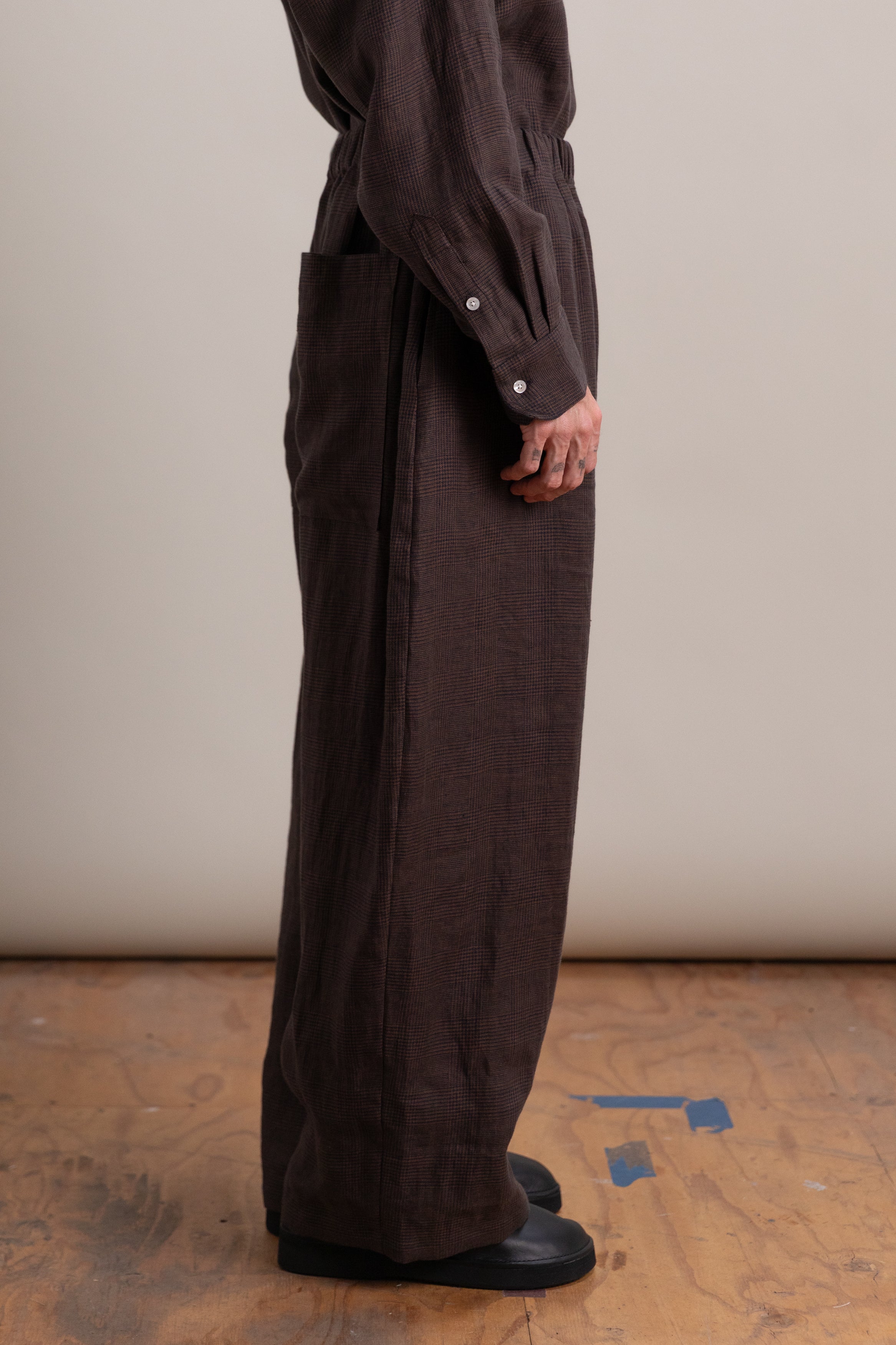 STUDIO PANT IN INK AND TOBACCO PLAID