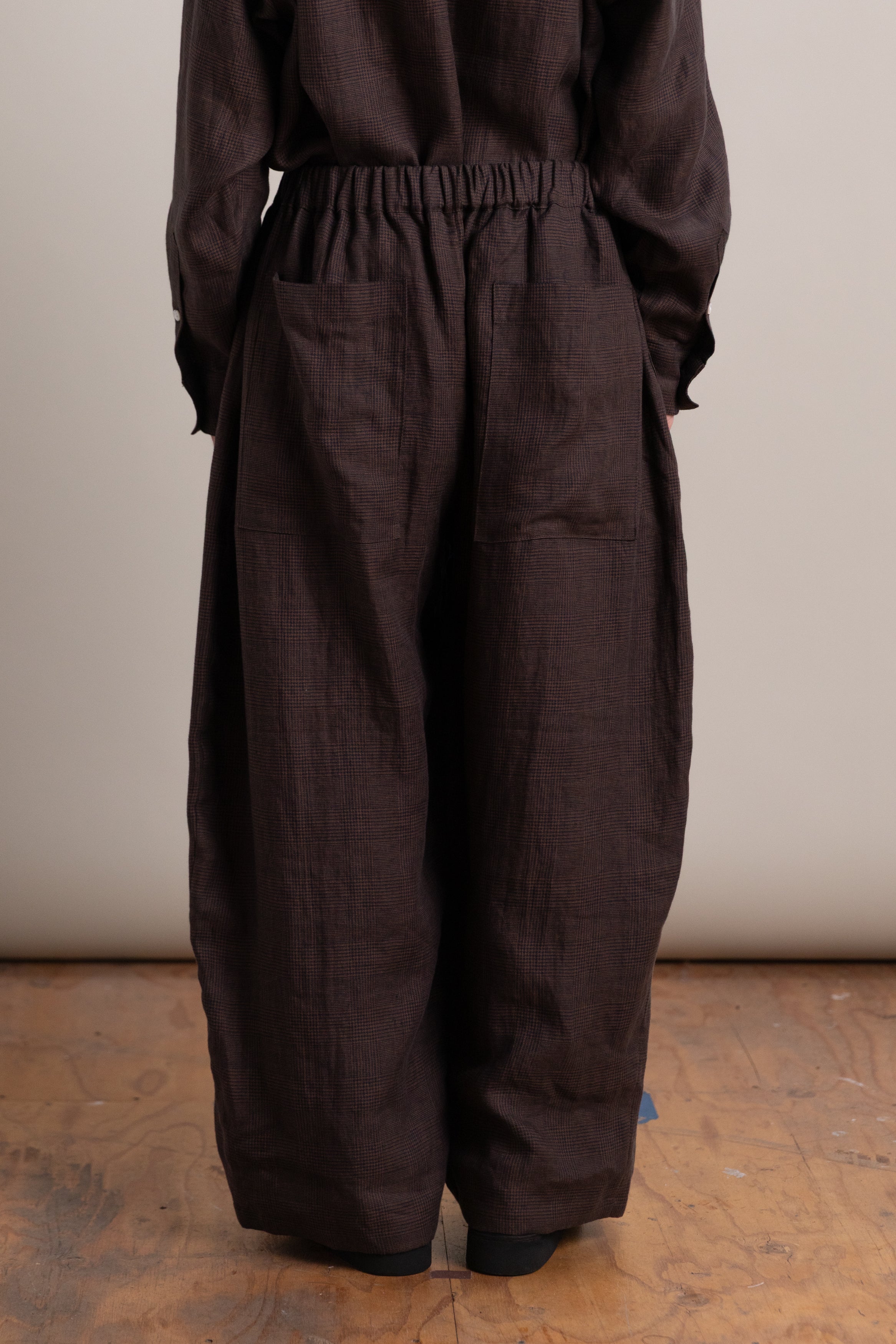 STUDIO PANT IN INK AND TOBACCO PLAID
