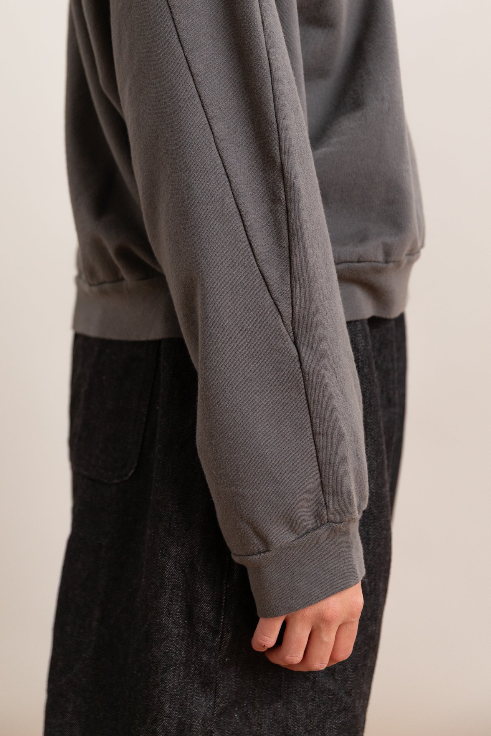 EASY SUMMER SWEATSHIRT IN STONE