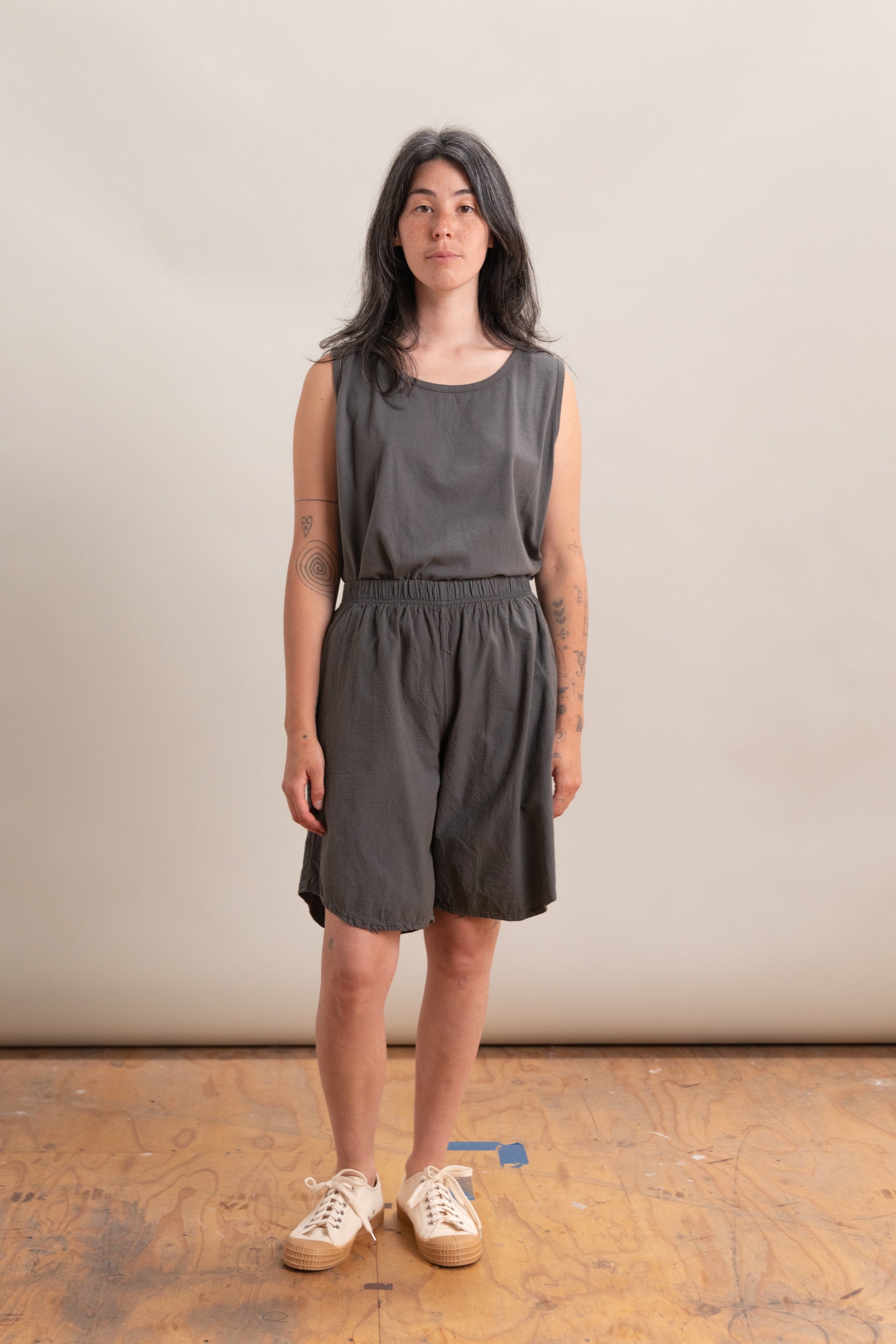 TULIP SHORT IN STONE