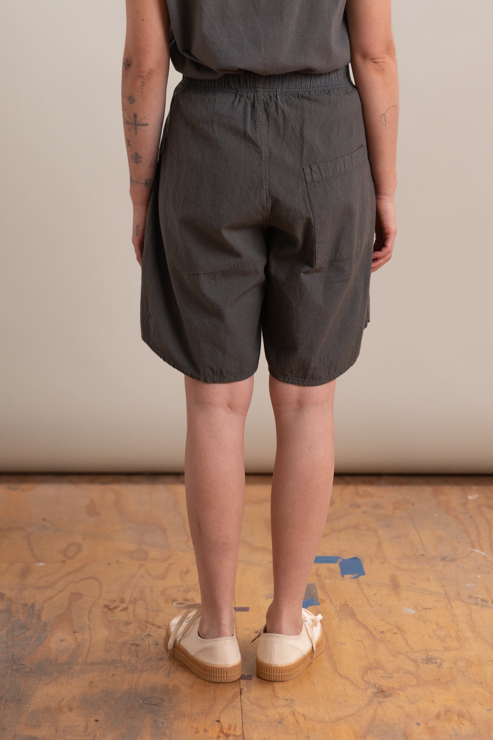 TULIP SHORT IN STONE
