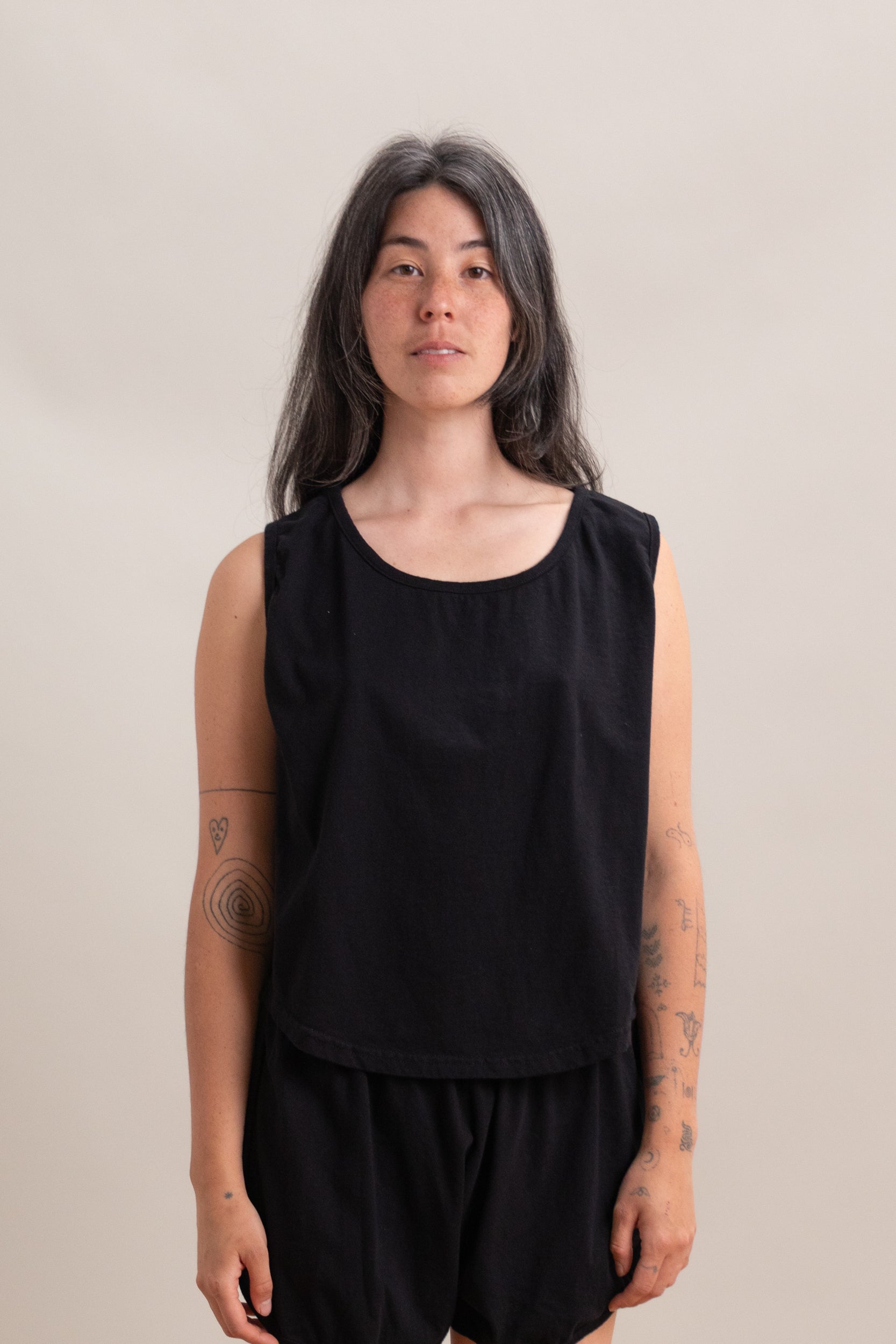 WIDE TANK IN BLACK