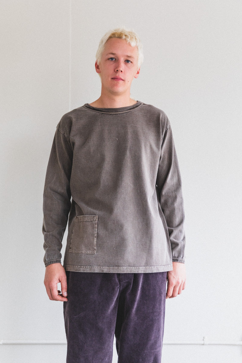 KOSHTAN T-SHIRT IN CHARCOAL