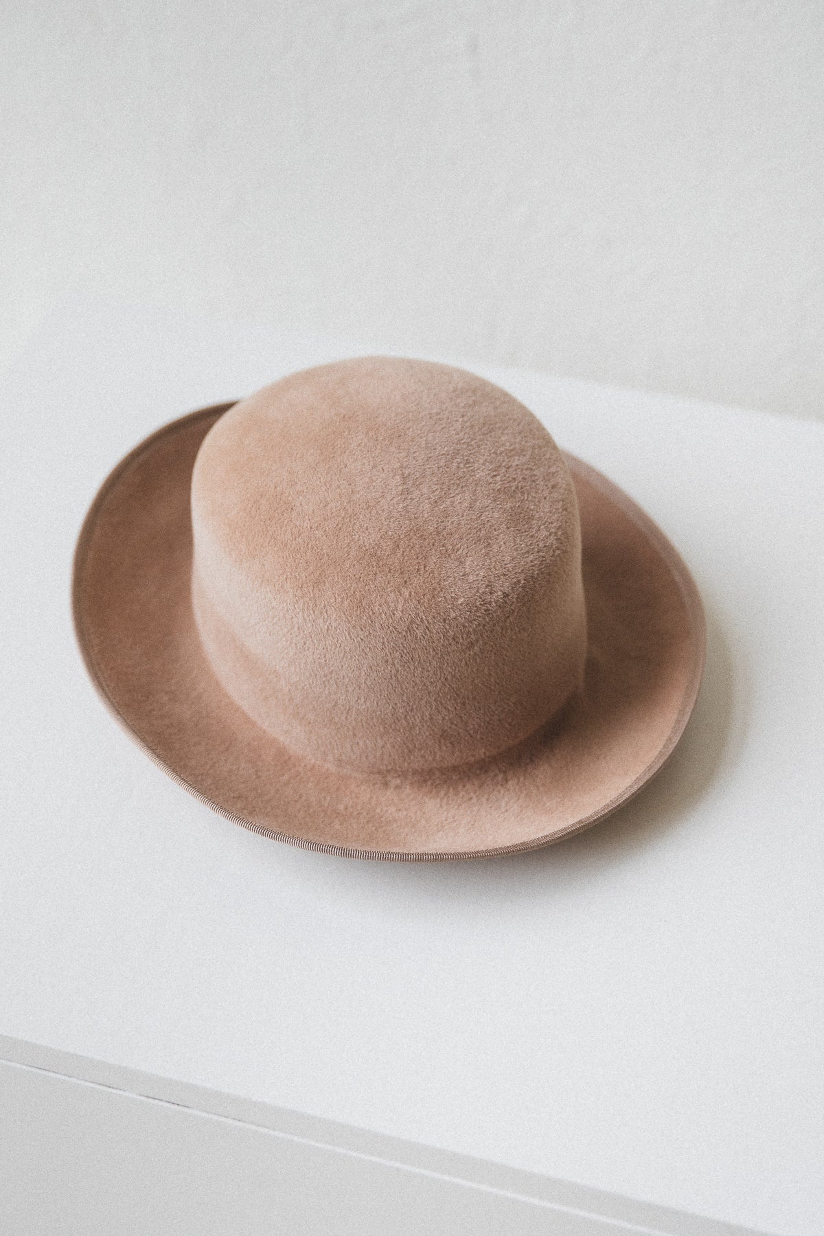 CASSIE IN VELOUR FELT