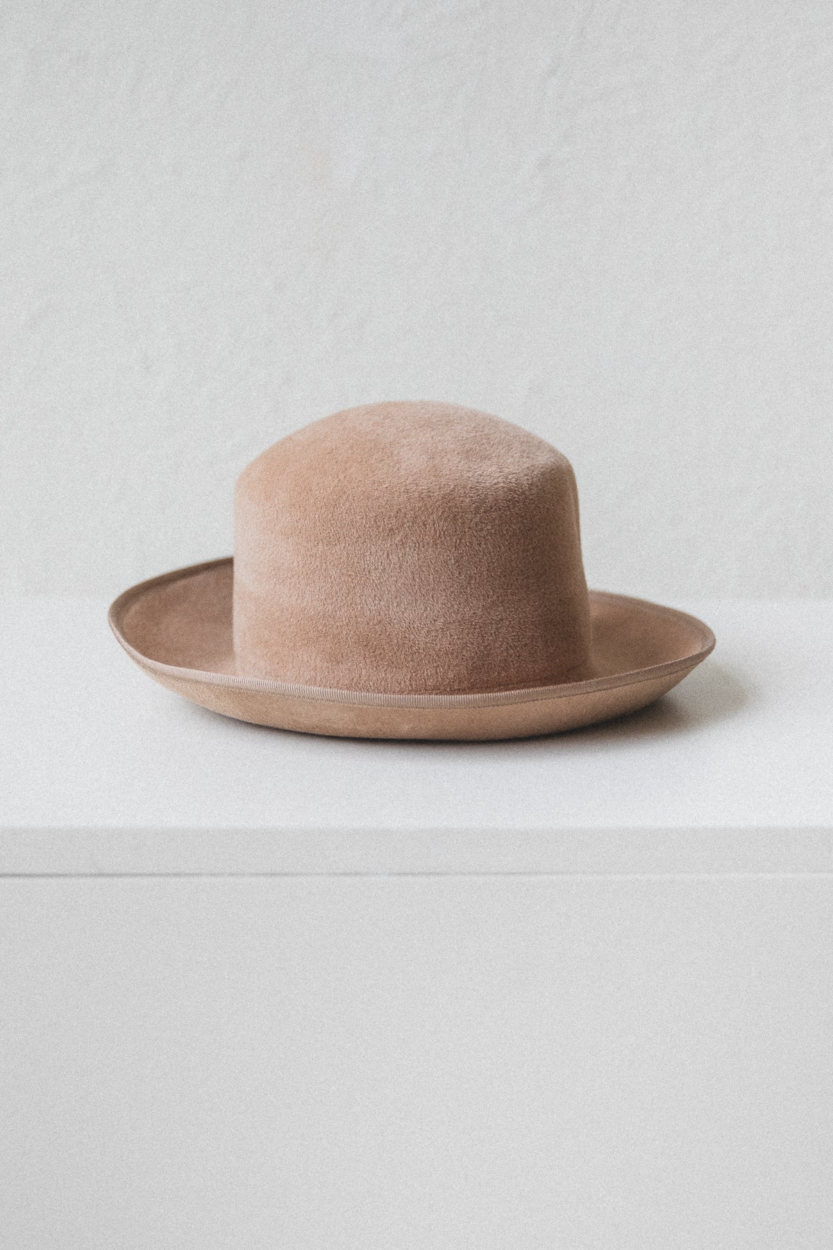 CASSIE IN VELOUR FELT