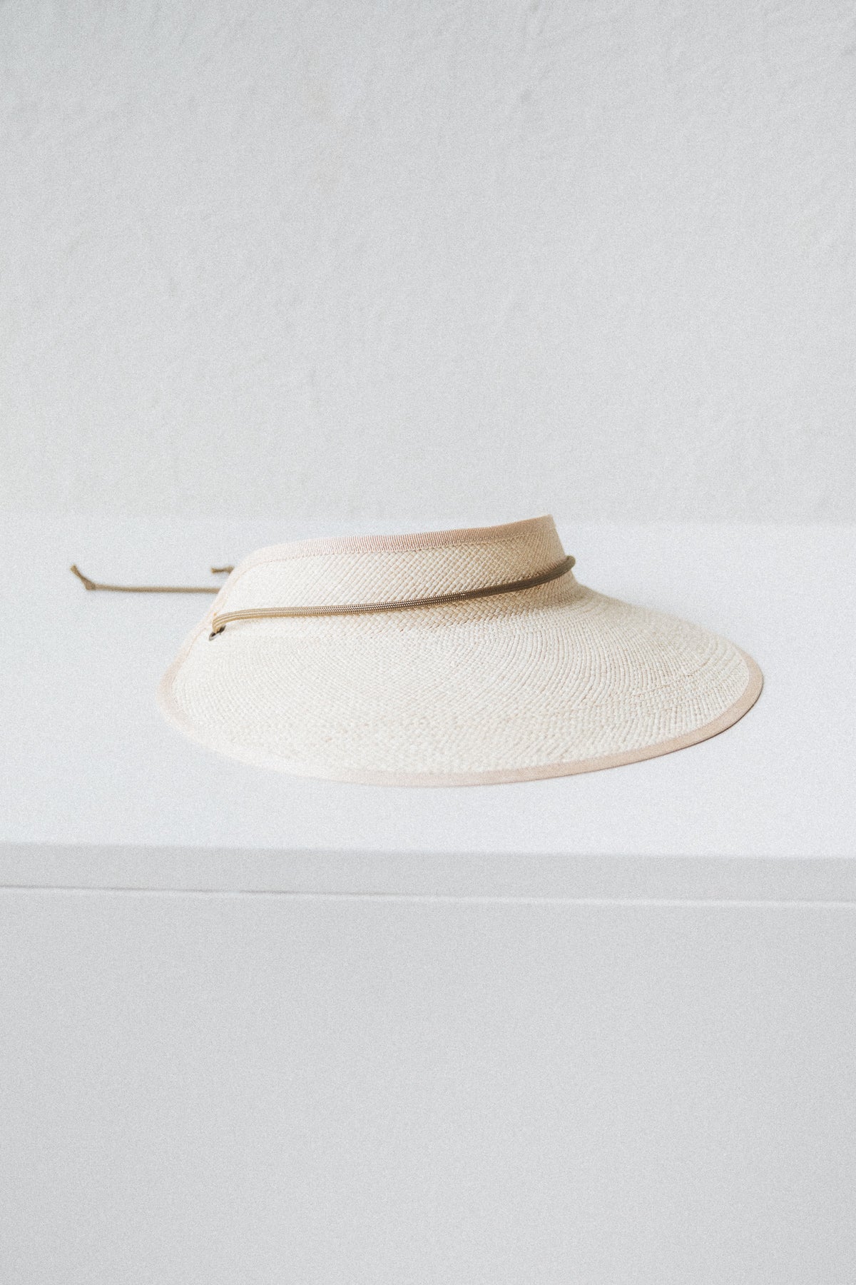 CORDED VISOR IN PANAMA STRAW