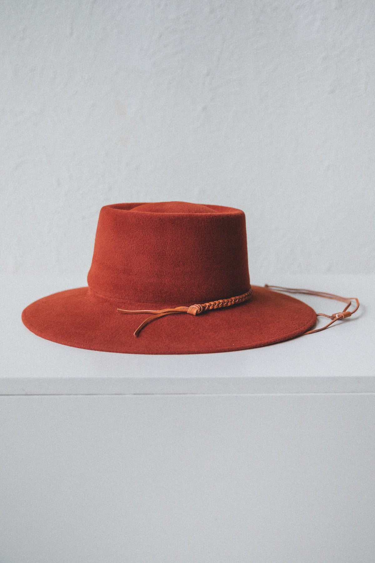 DARYL WITH LINDQUIST GEORGIE DRAWSTRING